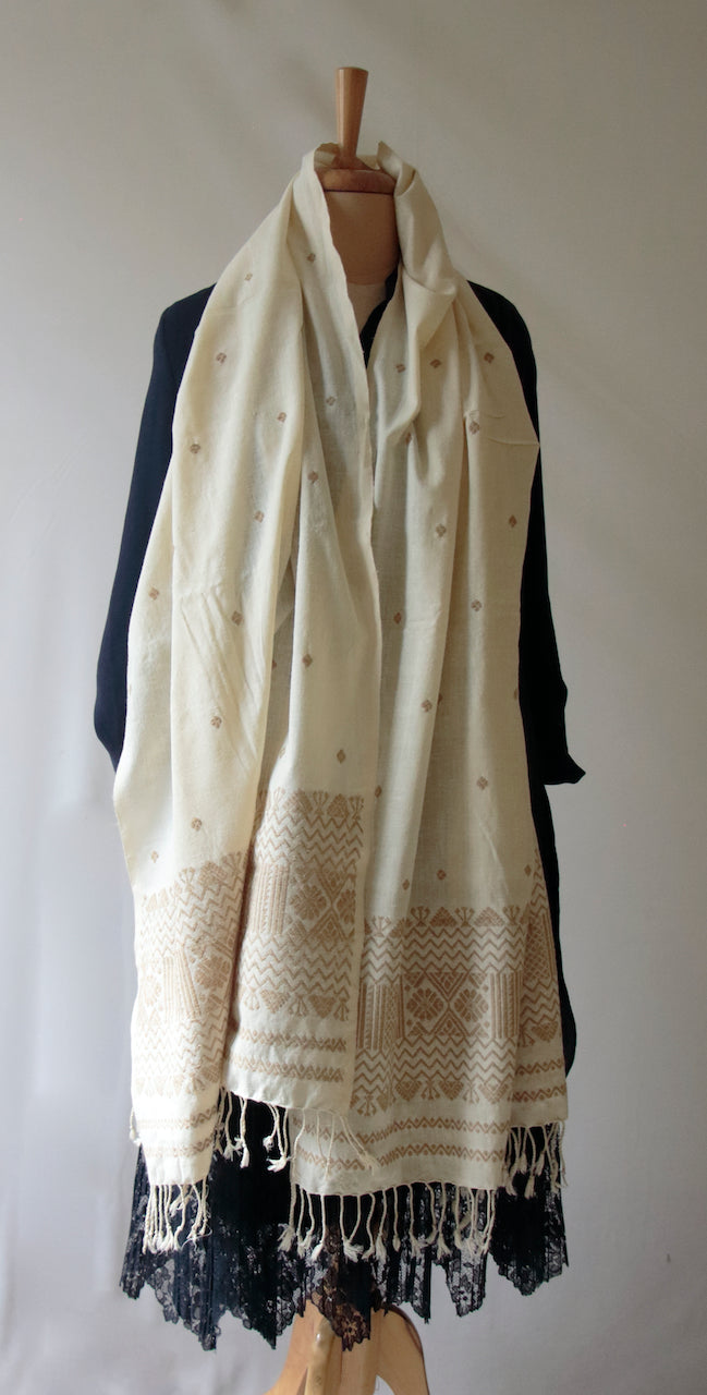 Handwoven Eri Silk Stole / Scarf in natural colours from Assam