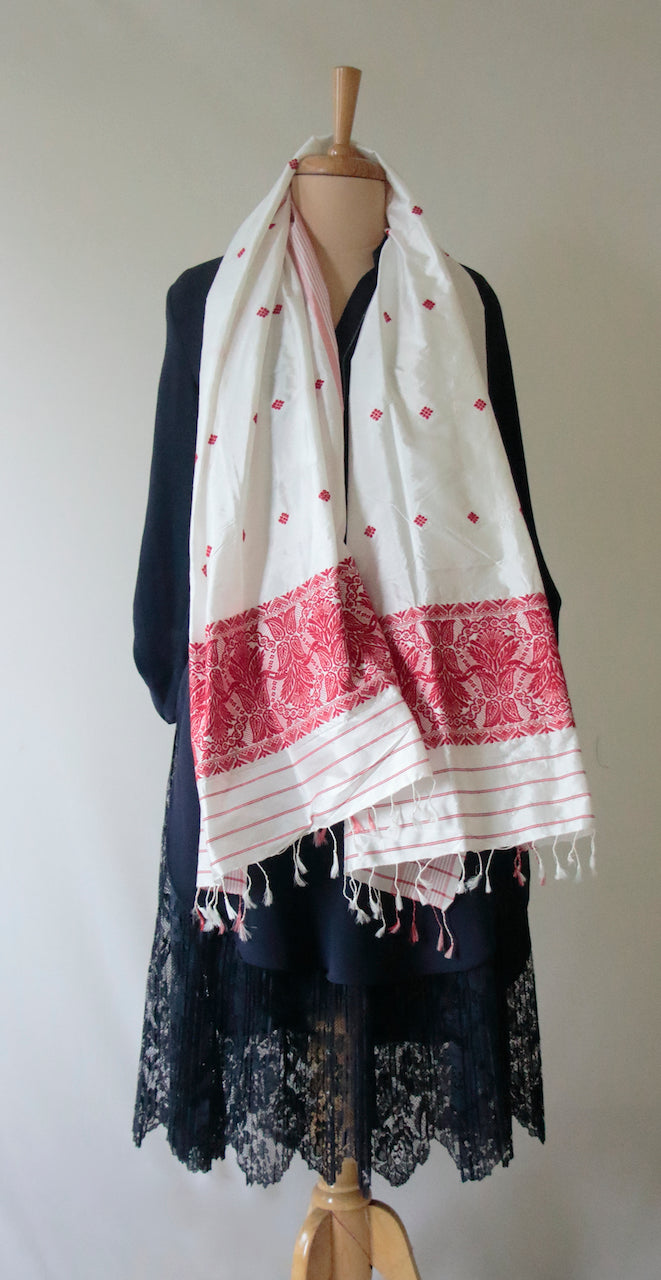 Traditional Mulberry Silk / Pat Silk Stole / Gamucha from Assam