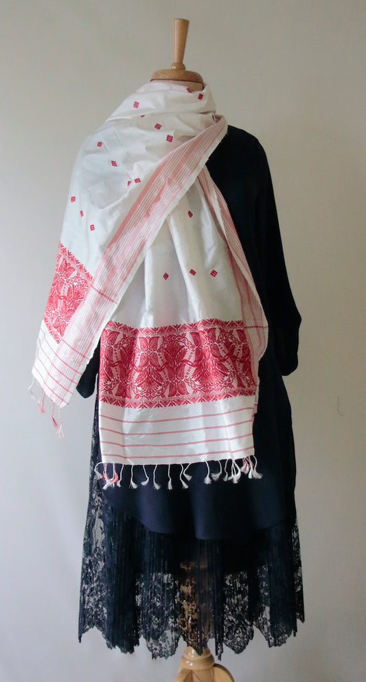 Traditional Mulberry Silk / Pat Silk Stole / Gamucha from Assam