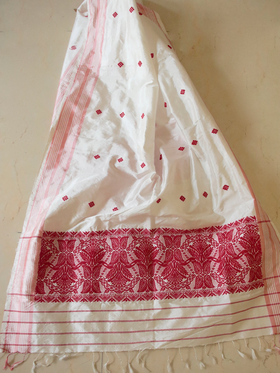 Traditional Mulberry Silk / Pat Silk Stole / Gamucha from Assam