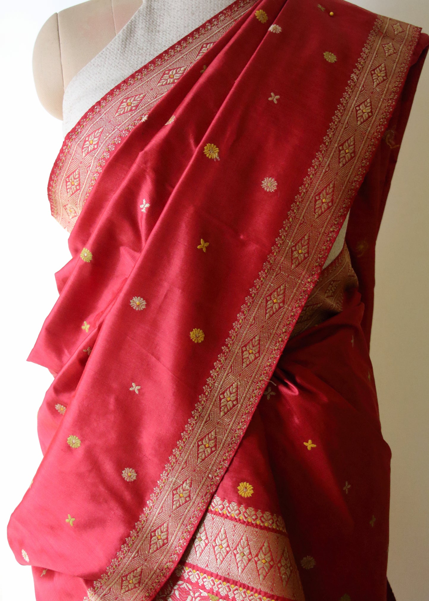 Red Natural Dyed  Mulberry Silk Traditional Mekhla Chador Set