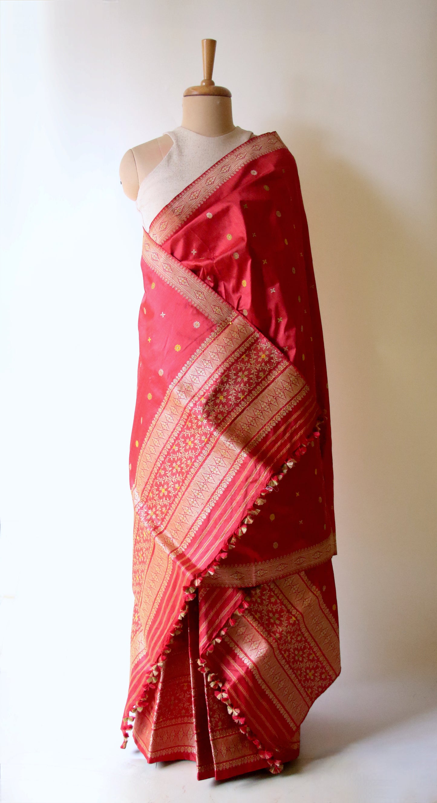 Red Natural Dyed  Mulberry Silk Traditional Mekhla Chador Set