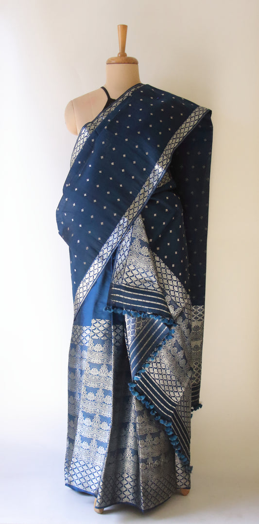 Navy Blue Colour Handloom Mulberry Silk Mekhla Chador Set