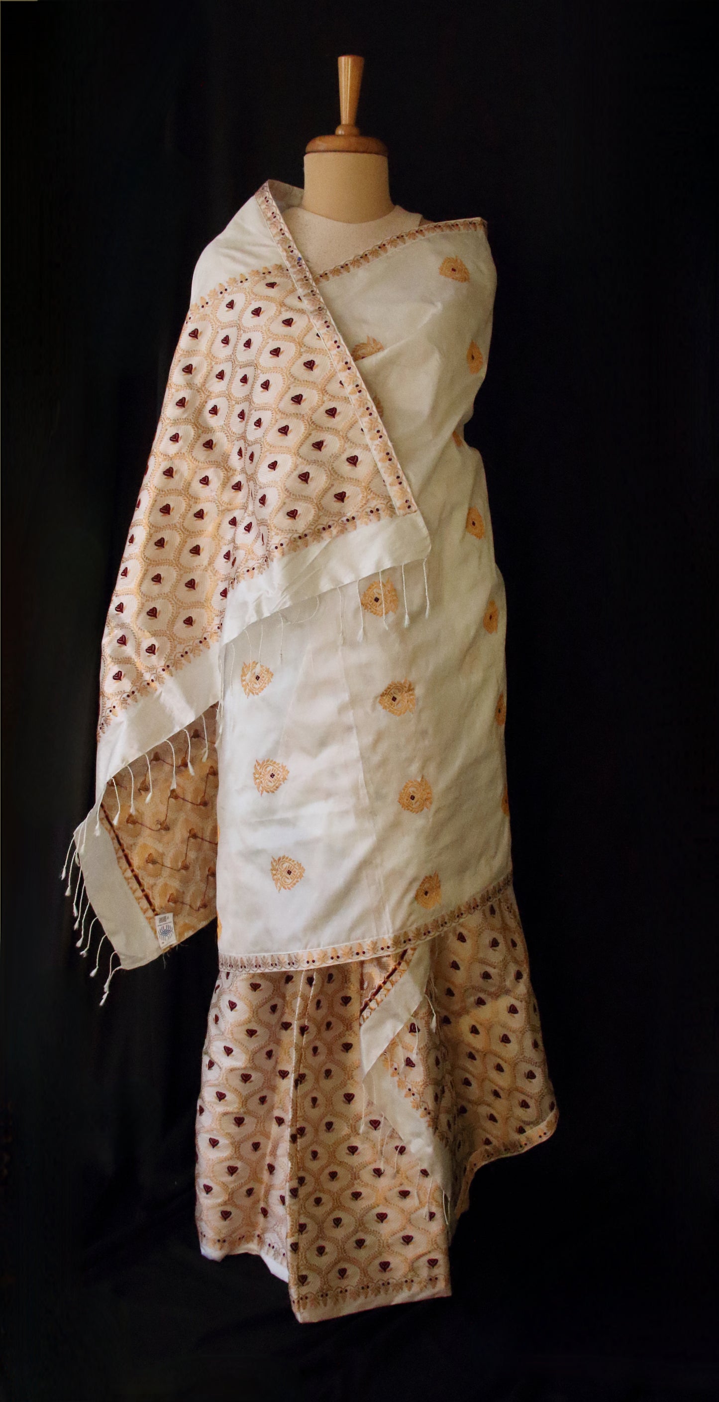 Natural White Handloom Mulberry Silk Mekhla Chador Set