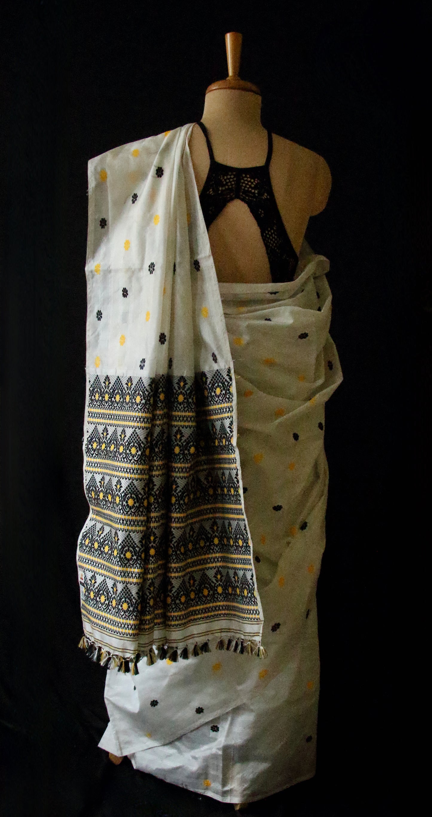 Natural White Handloom Silk Saree with chequered effect from Assam