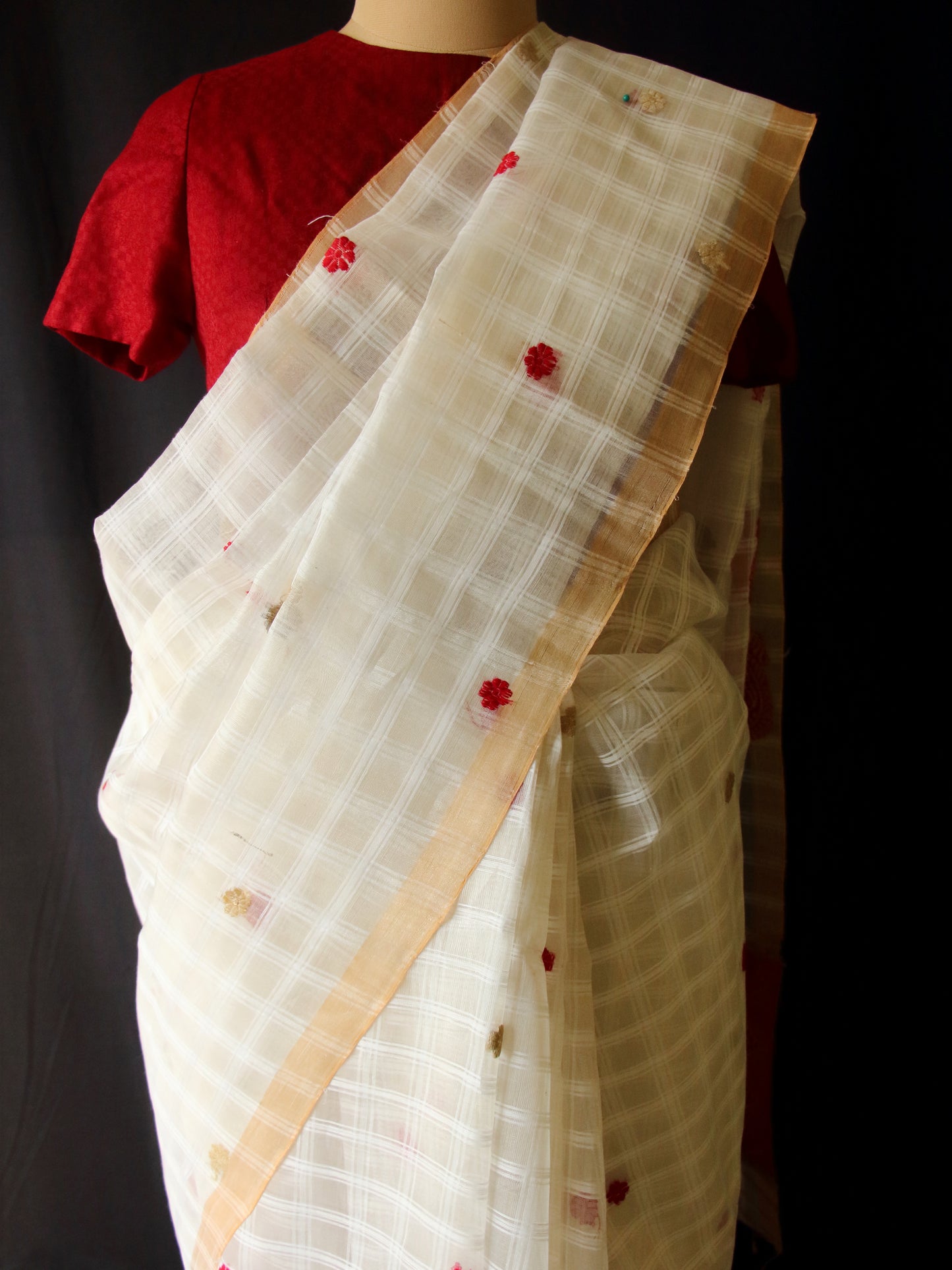 Handloom Garidiya Saree with chequered effect from Assam