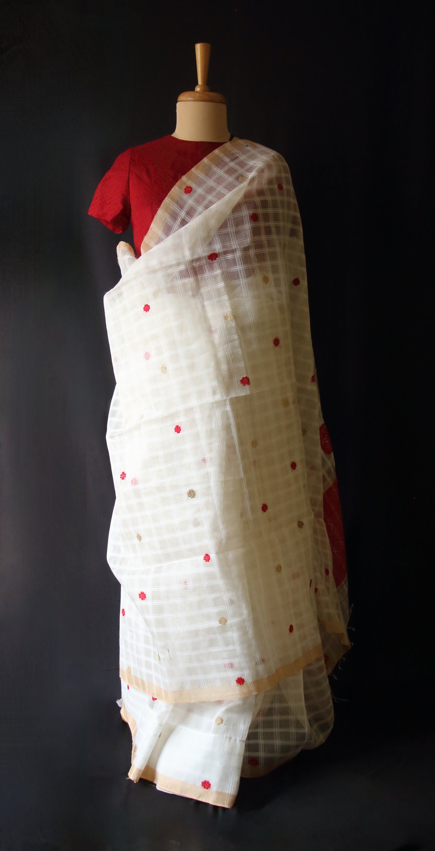 Handloom Garidiya Saree with chequered effect from Assam