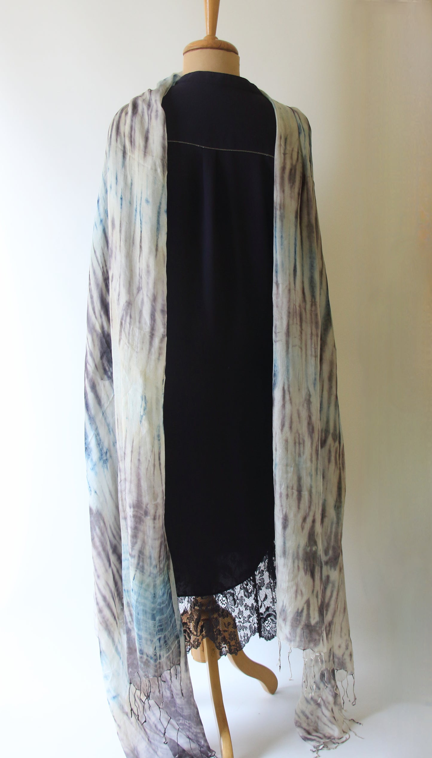 Natural Dyed Handwoven Mulberry Raw Silk Stole / Dupatta