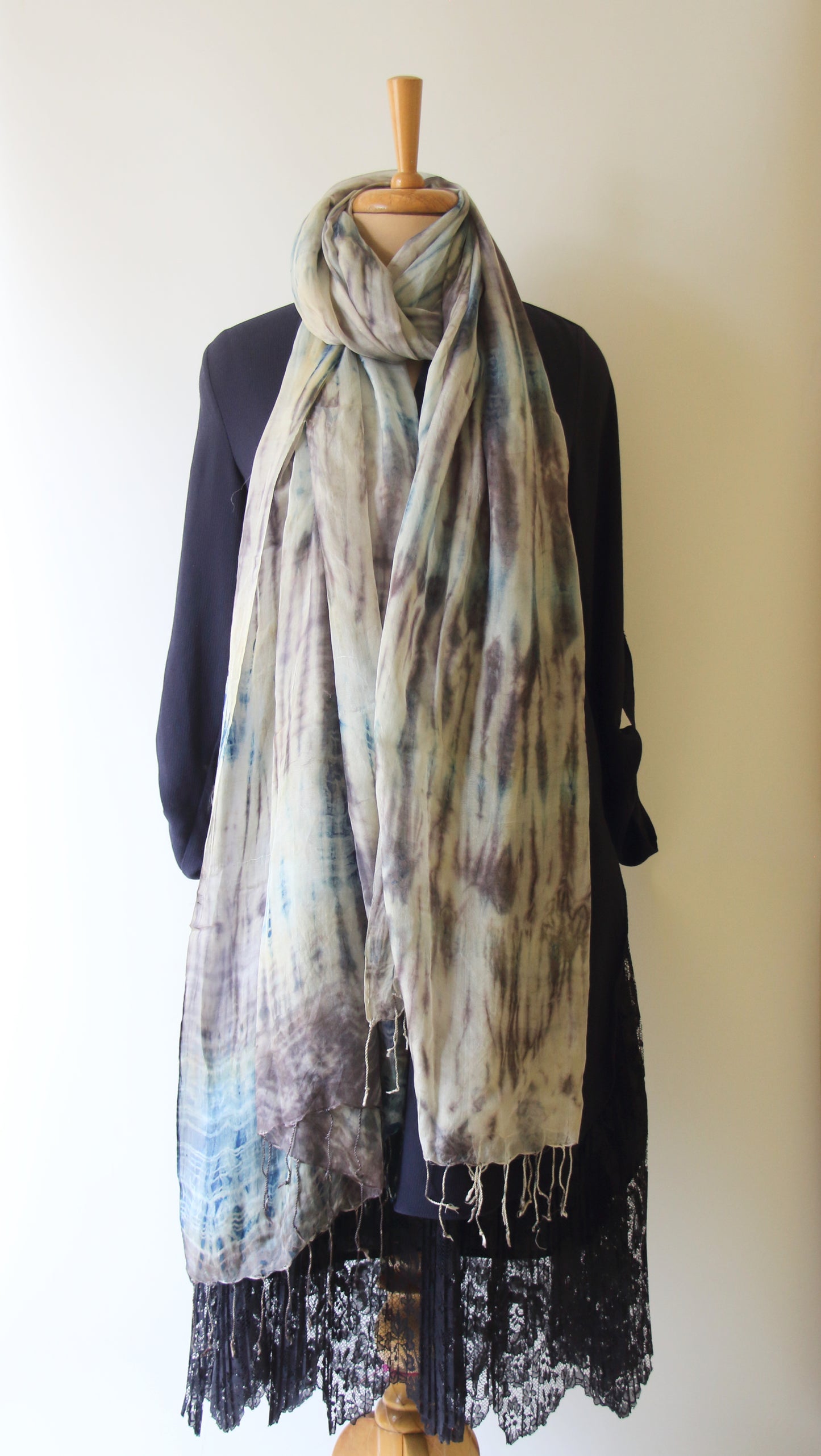 Natural Dyed Handwoven Mulberry Raw Silk Stole / Dupatta