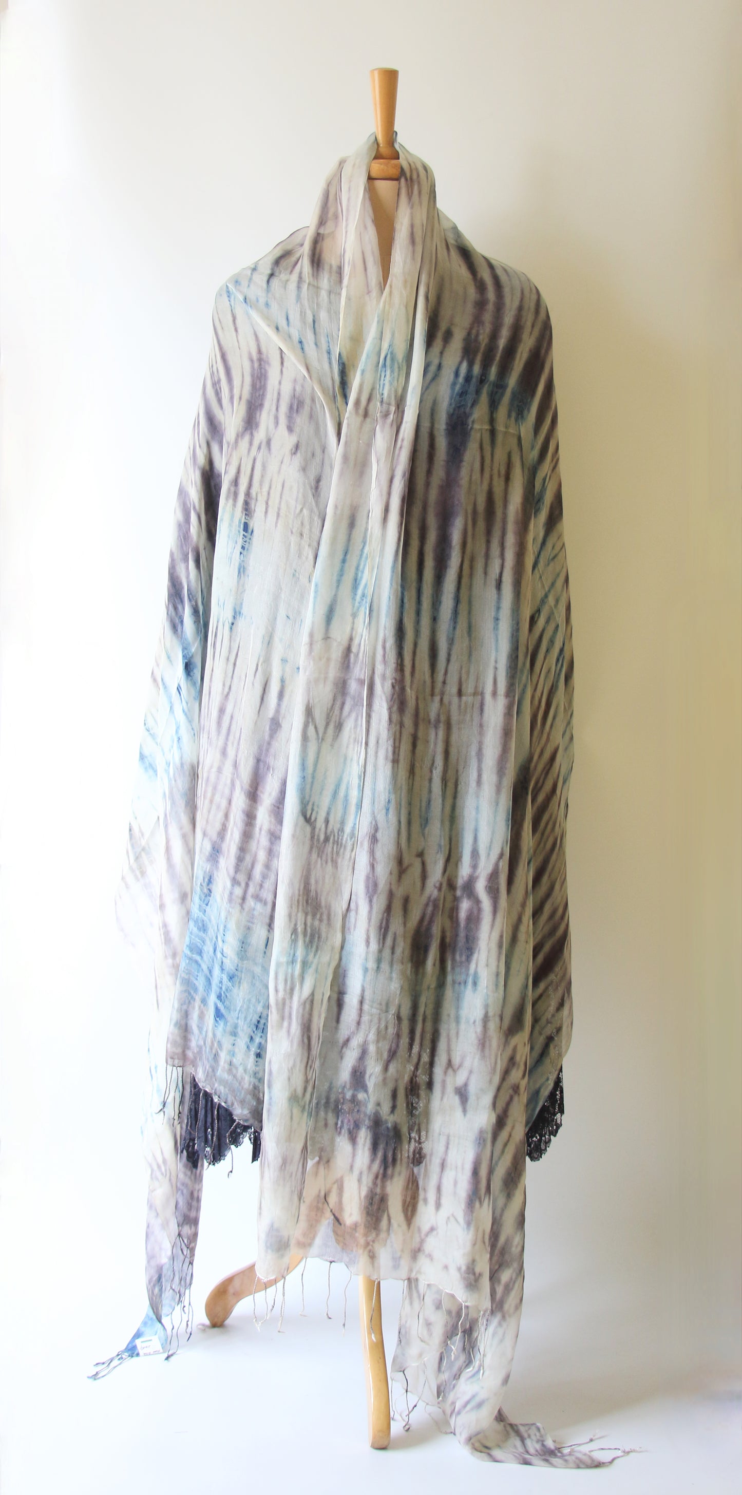 Natural Dyed Handwoven Mulberry Raw Silk Stole / Dupatta