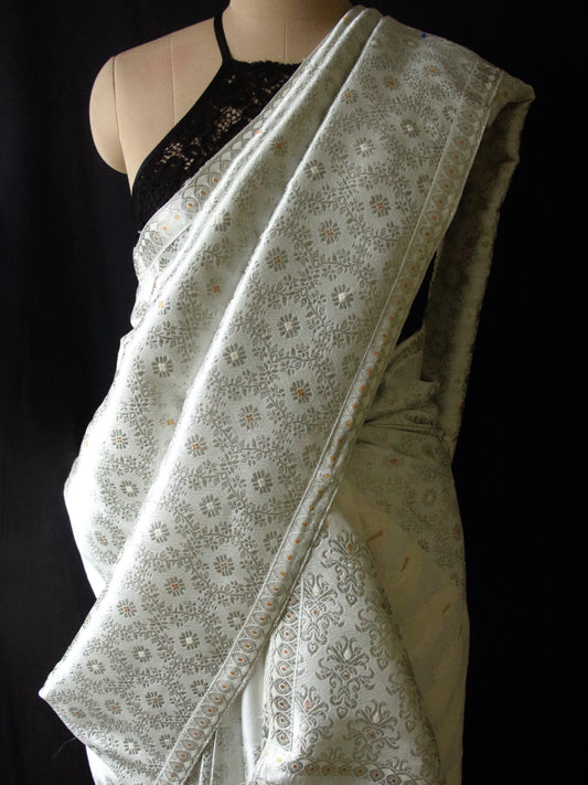 Bridal Natural White Handloom Mulberry Silk Mekhla Chador Set from Assam