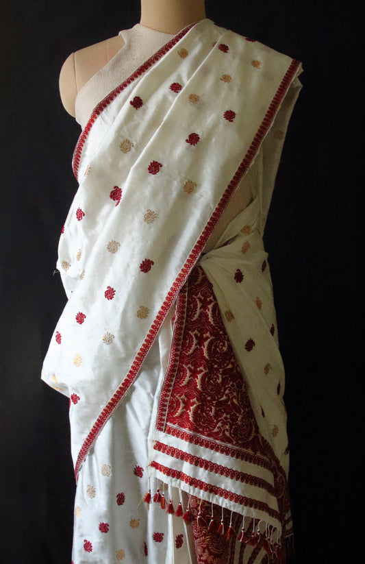 Natural White Traditional Handloom Mulberry Silk Mekhla Chador Set from Assam
