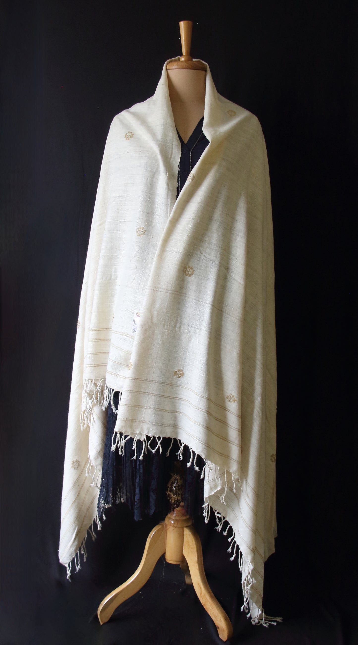 Natural Off White Handwoven Eri Silk Shawl