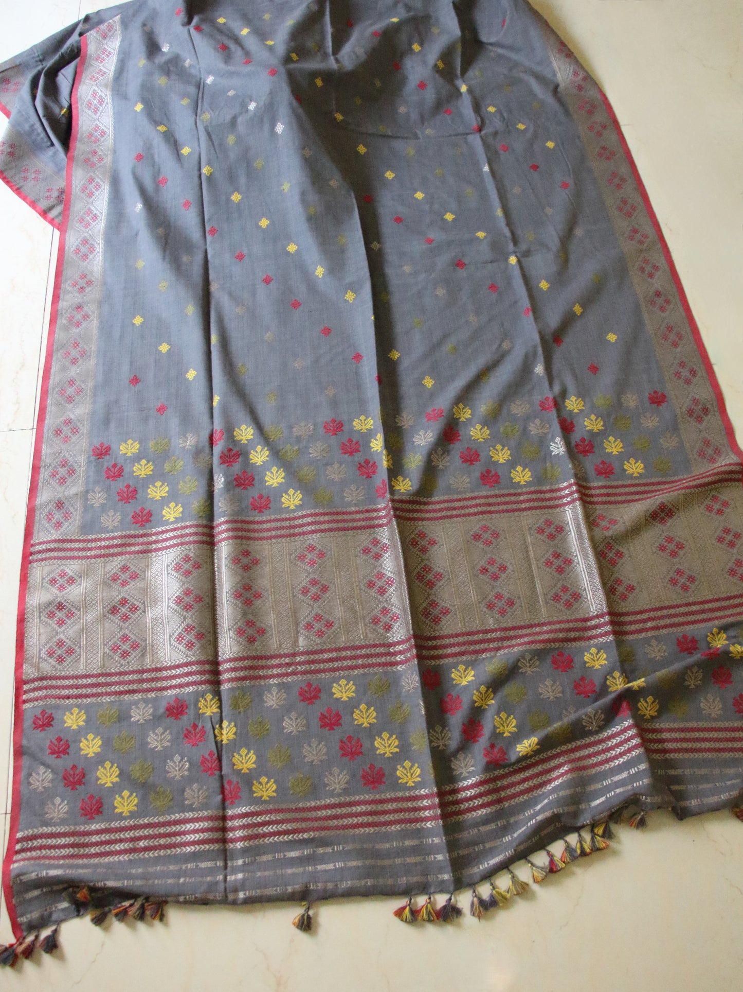 Natural Dyed Grey Handloom Eri Silk Sari from Assam