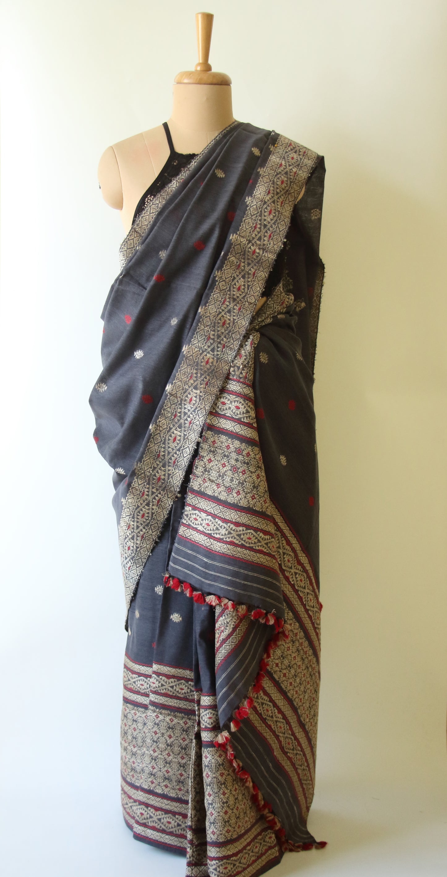 Natural Dyed Grey Eri Silk / Raw Mulberry Silk Traditional Mekhela Chador Set