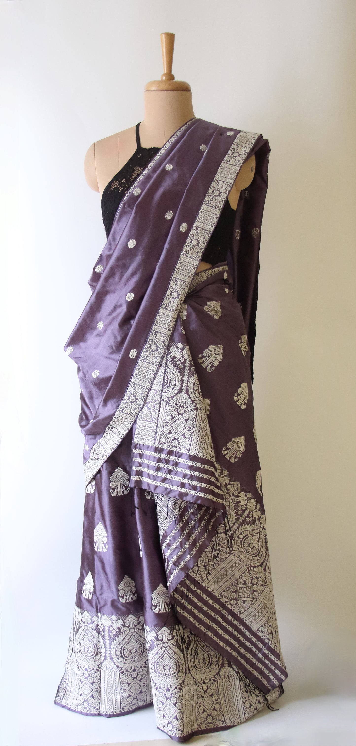 Violet Traditional Handloom Mulberry Silk Mekhla Chador Set