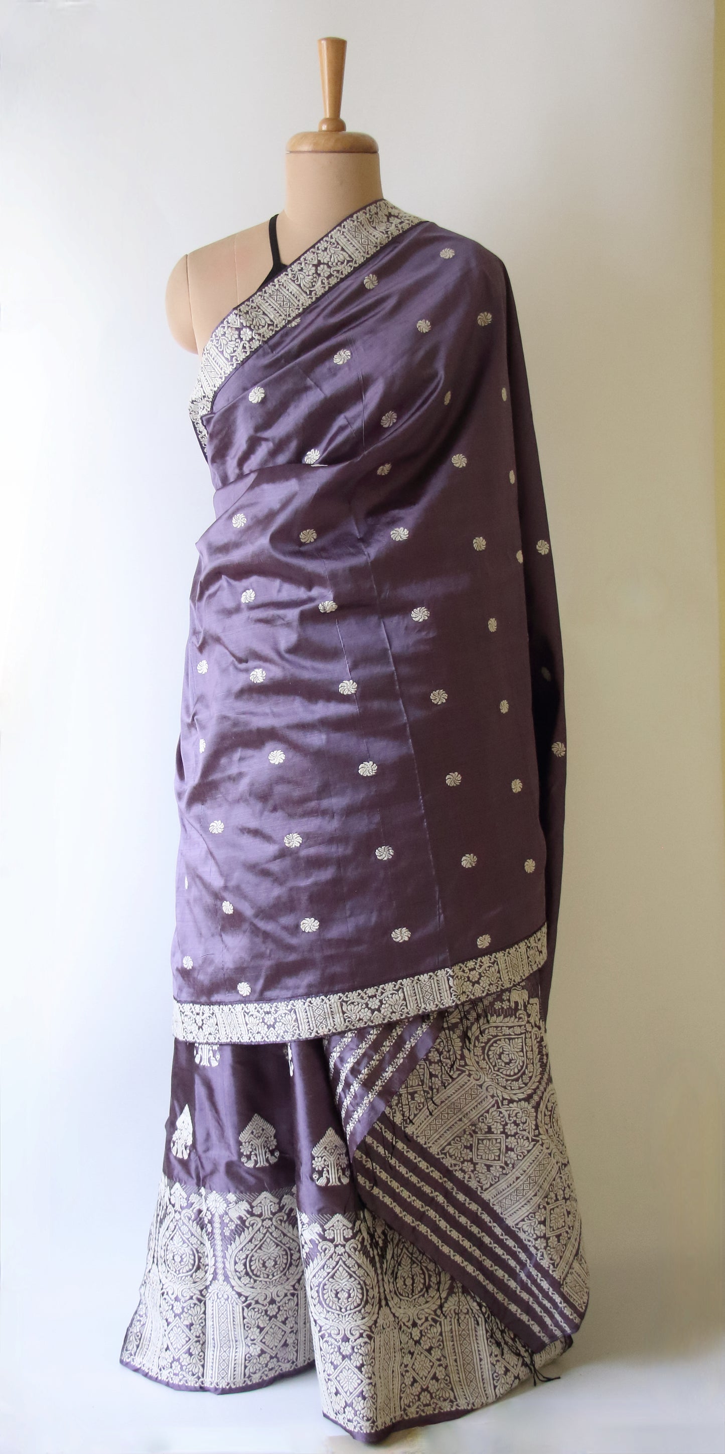 Violet Traditional Handloom Mulberry Silk Mekhla Chador Set