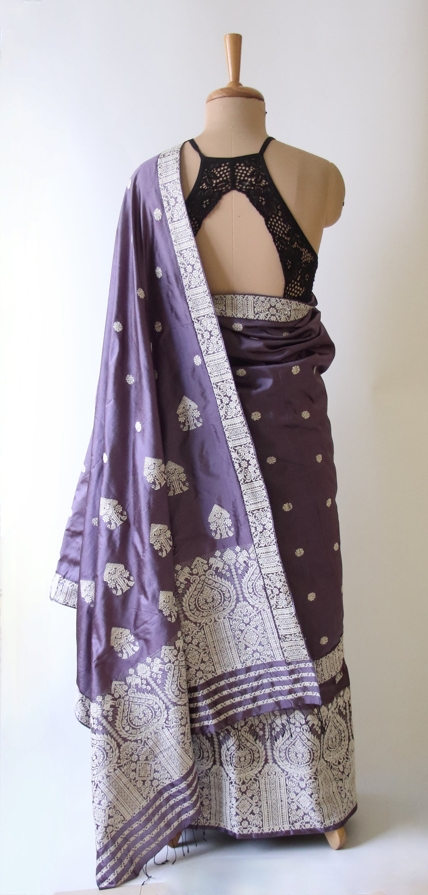 Violet Traditional Handloom Mulberry Silk Mekhla Chador Set