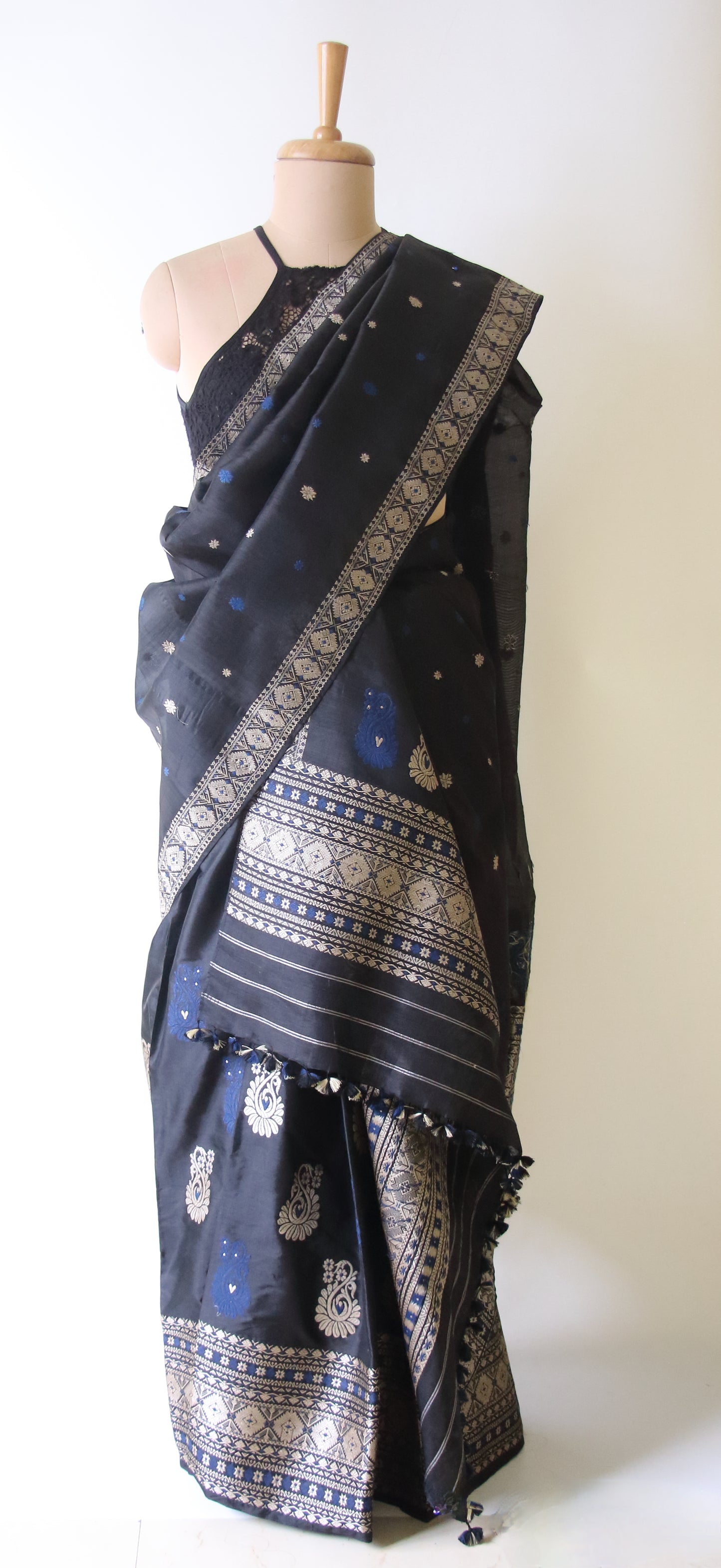 Natural Dyed Dark Grey Mulberry Silk Mekhla Chador Set