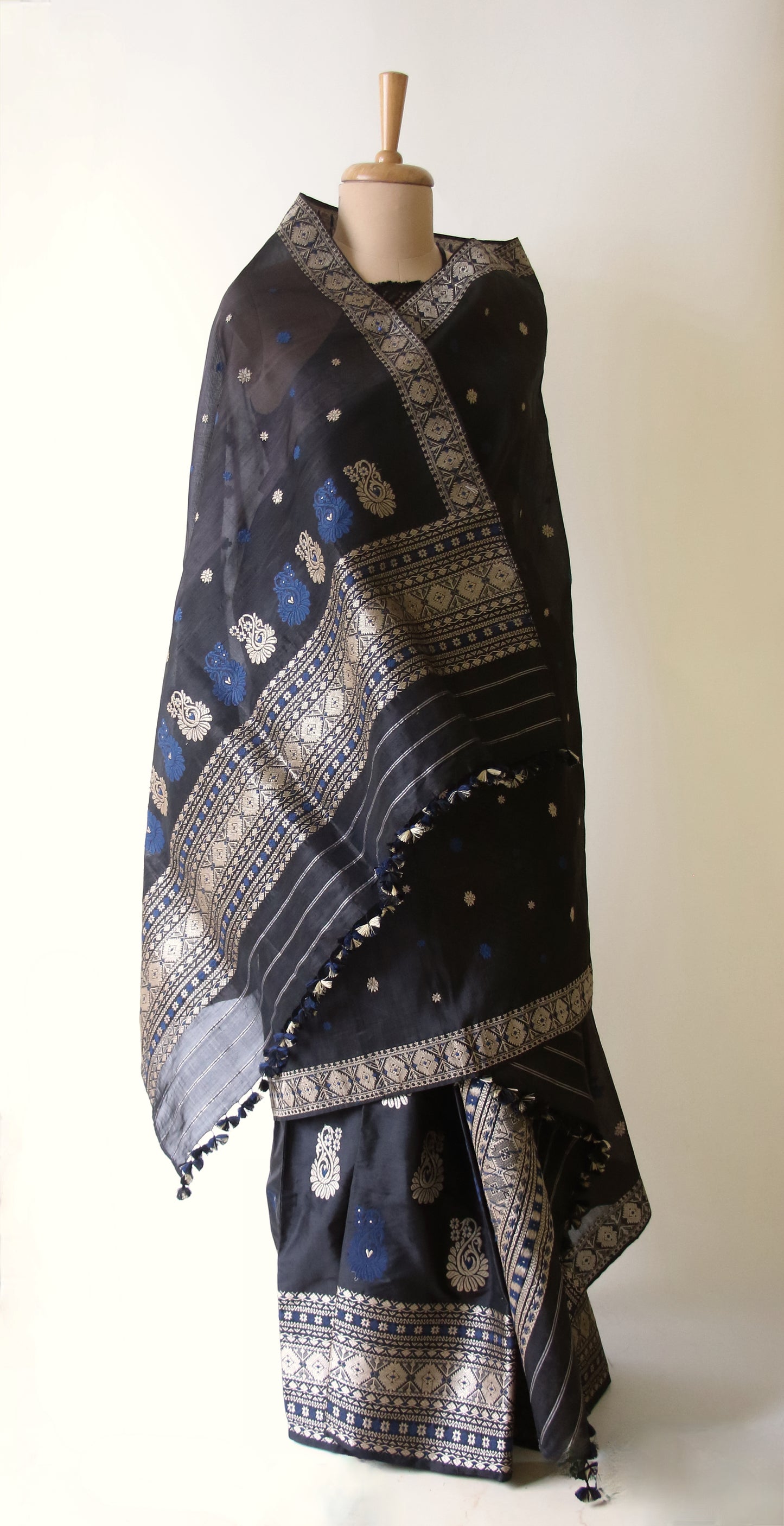 Natural Dyed Dark Grey Mulberry Silk Mekhla Chador Set