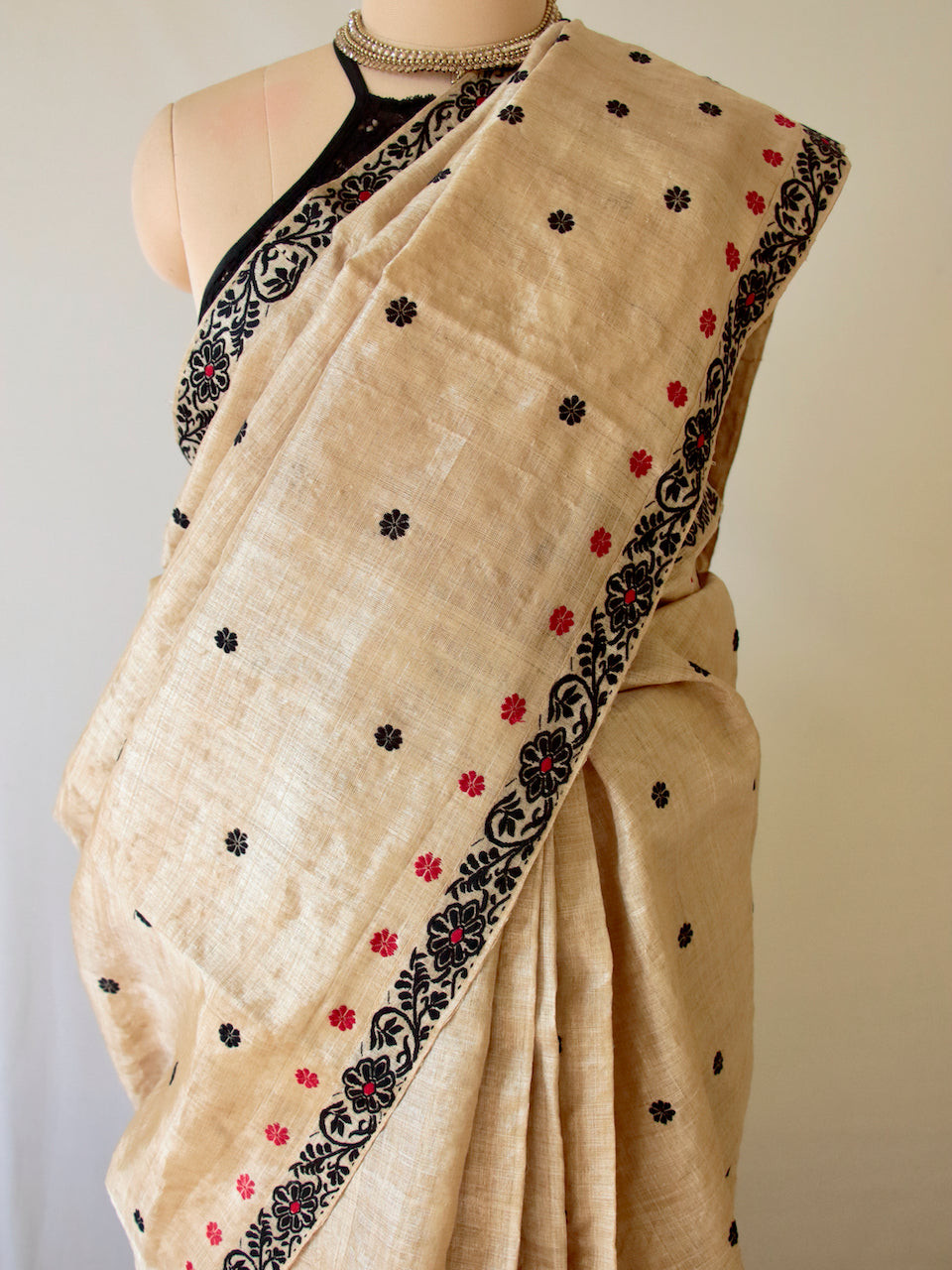 Buy DollsofIndia Light Beige Assam Muga Silk Saree with Black and Red  Weaved Border and Pallu - Silk - Beige at Amazon.in