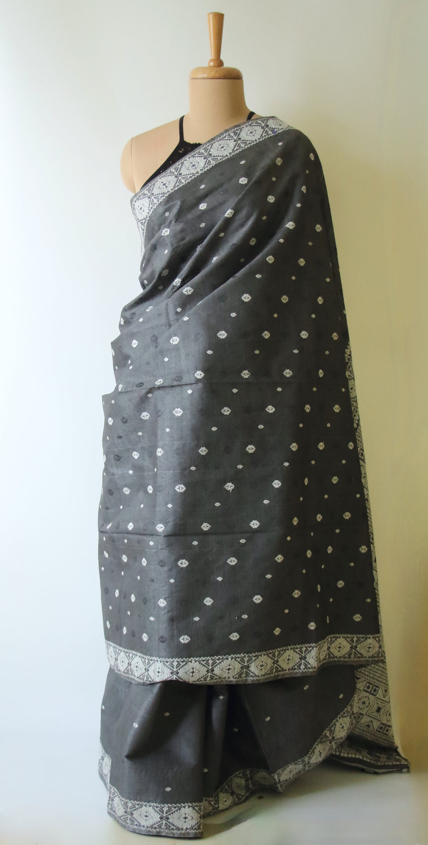 Natural Dyed Dark Grey Handloom Eri Silk / Mulberry Silk Sari from Assam