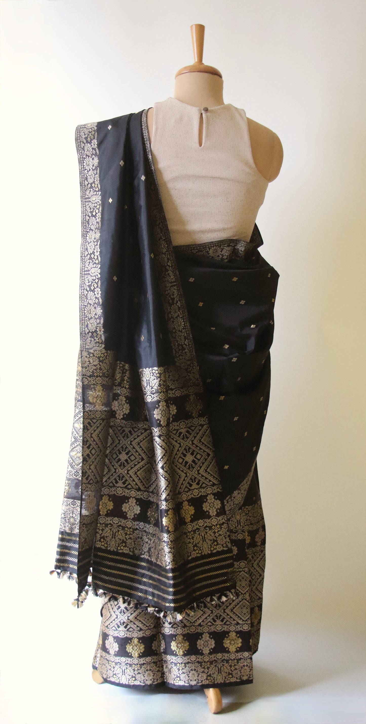 Black Natural Dyed  Mulberry Silk Traditional Mekhla Chador Set