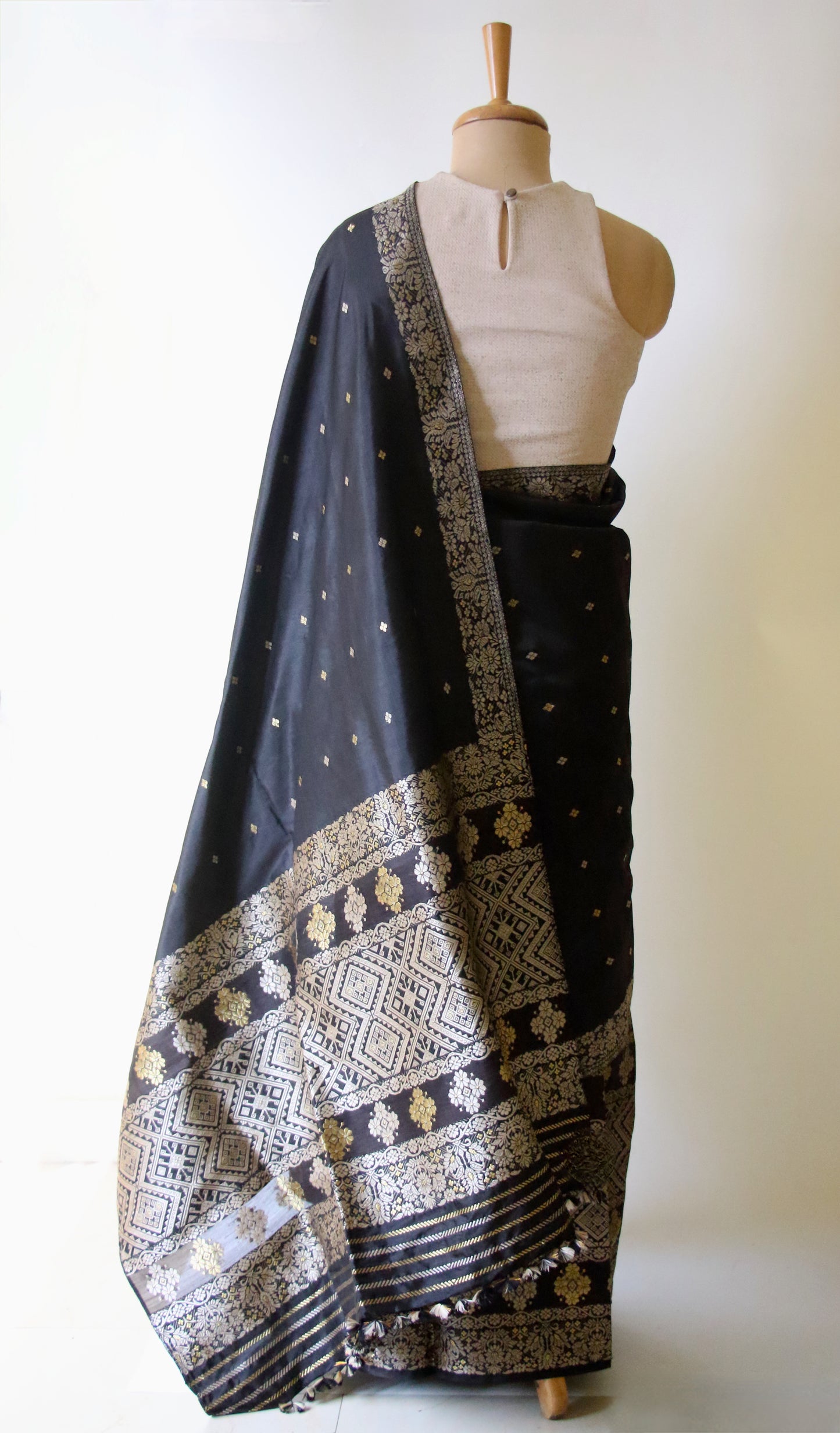 Black Natural Dyed  Mulberry Silk Traditional Mekhla Chador Set
