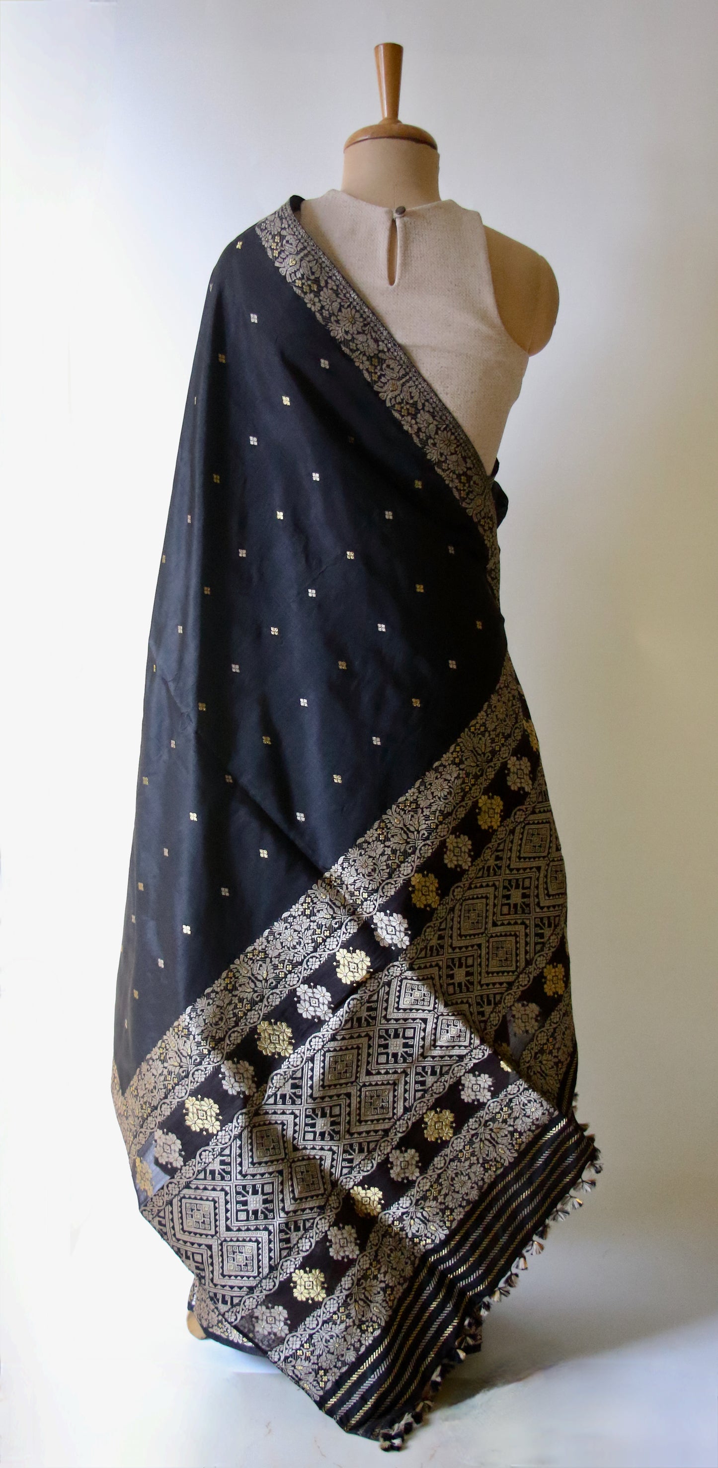 Black Natural Dyed  Mulberry Silk Traditional Mekhla Chador Set