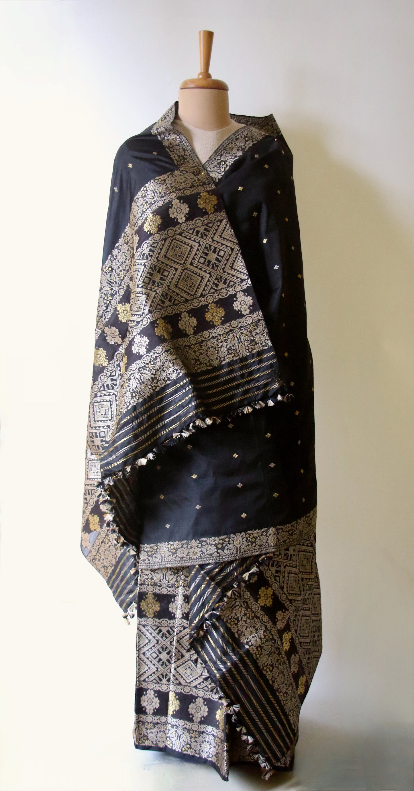 Black Natural Dyed  Mulberry Silk Traditional Mekhla Chador Set
