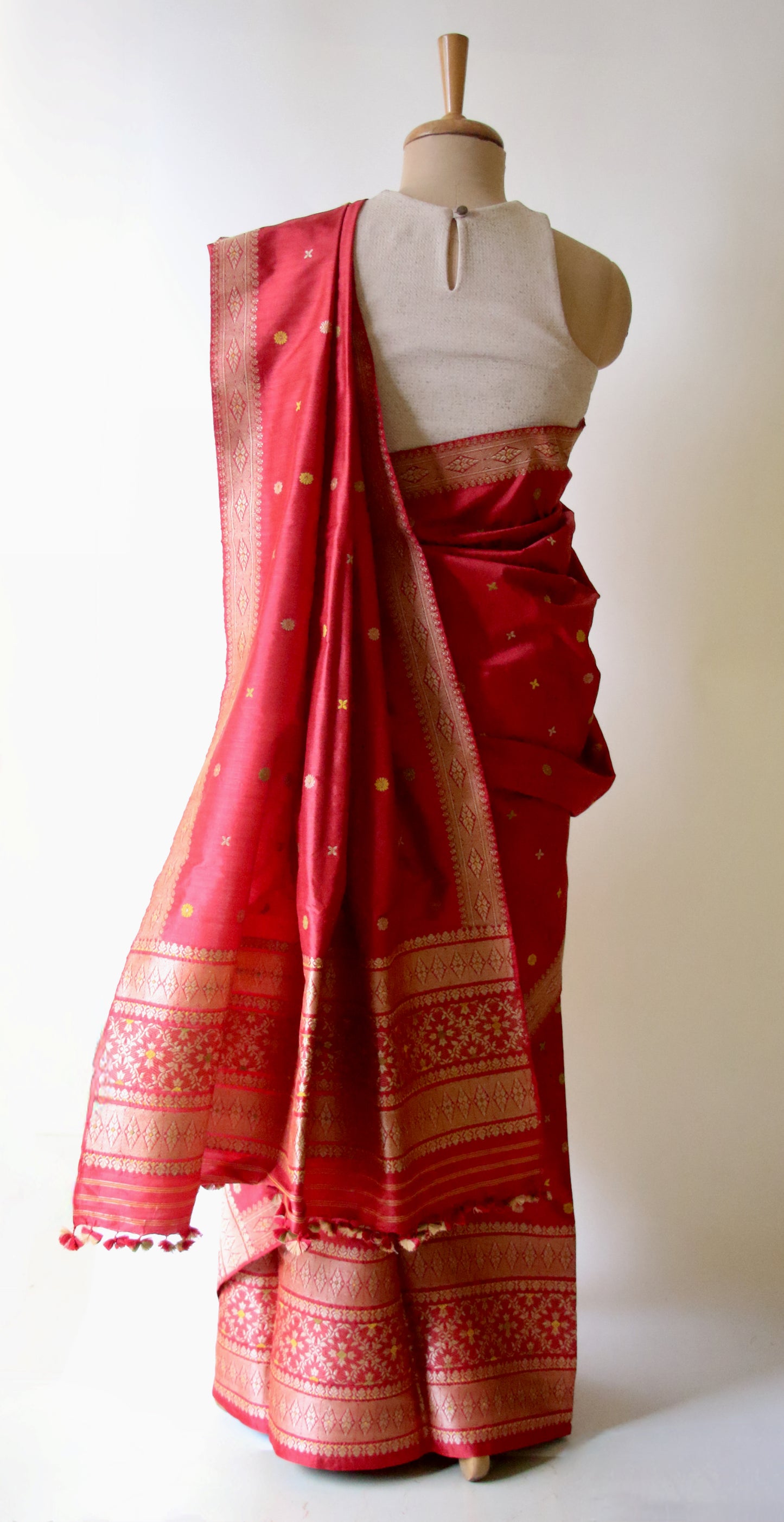 Red Natural Dyed  Mulberry Silk Traditional Mekhla Chador Set