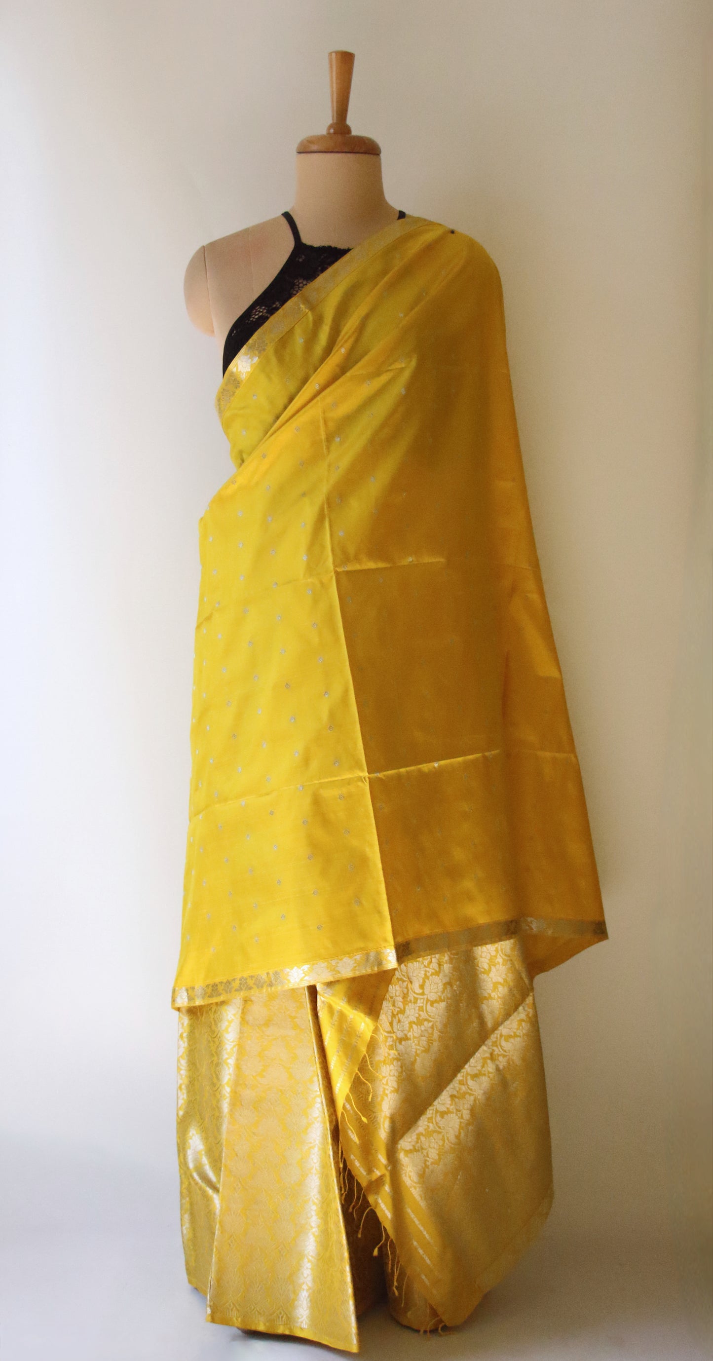 Lemon Yellow Mulberry Silk Traditional Mekhla Chador Set