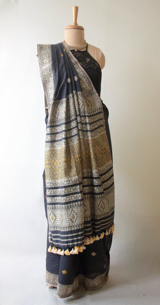 Natural Dyed Dark Grey Handloom Eri Silk / Mulberry Silk Sari from Assam