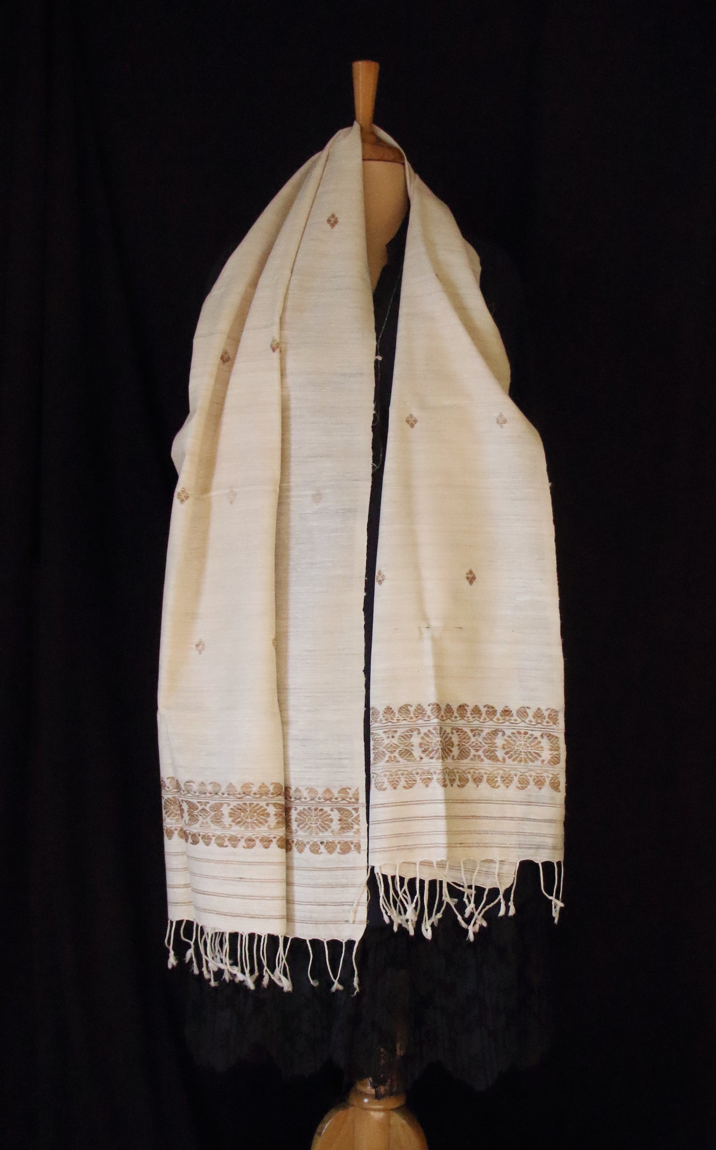 Natural Off White colour Eri Silk Handwoven Scarf / Stole from Assam