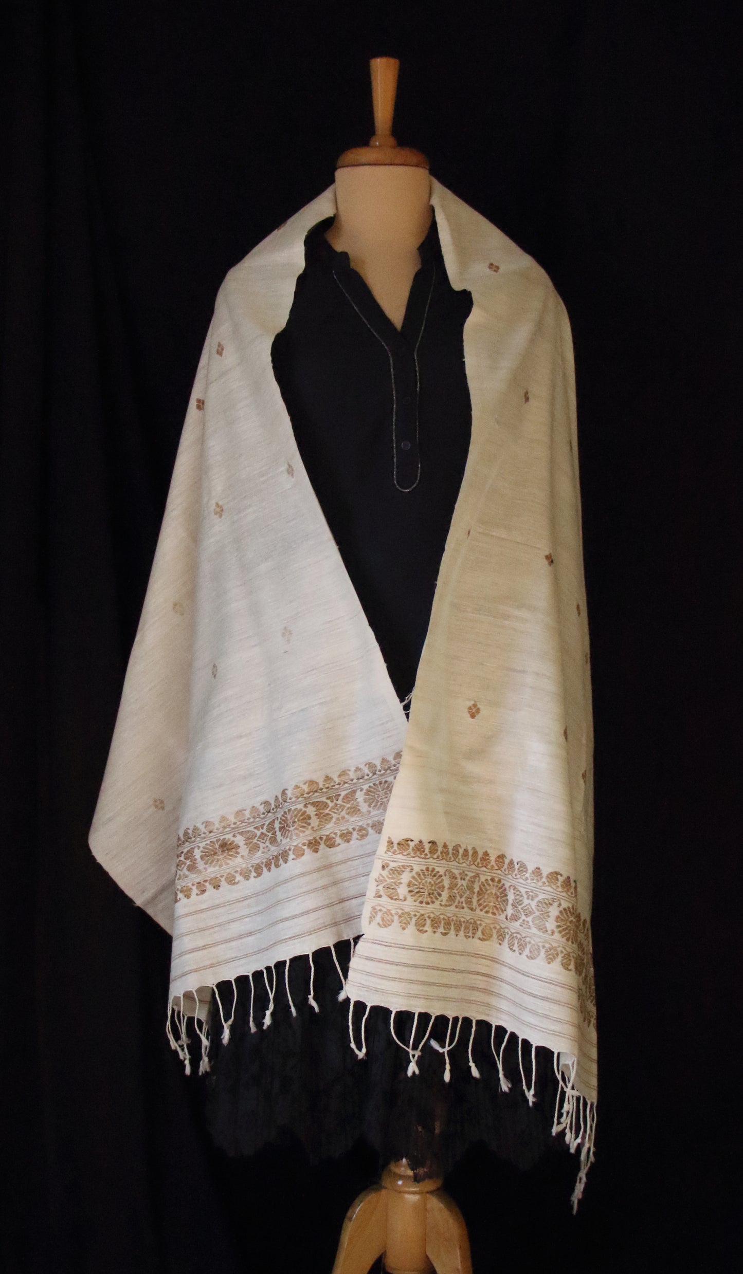 Natural Off White colour Eri Silk Handwoven Scarf / Stole from Assam