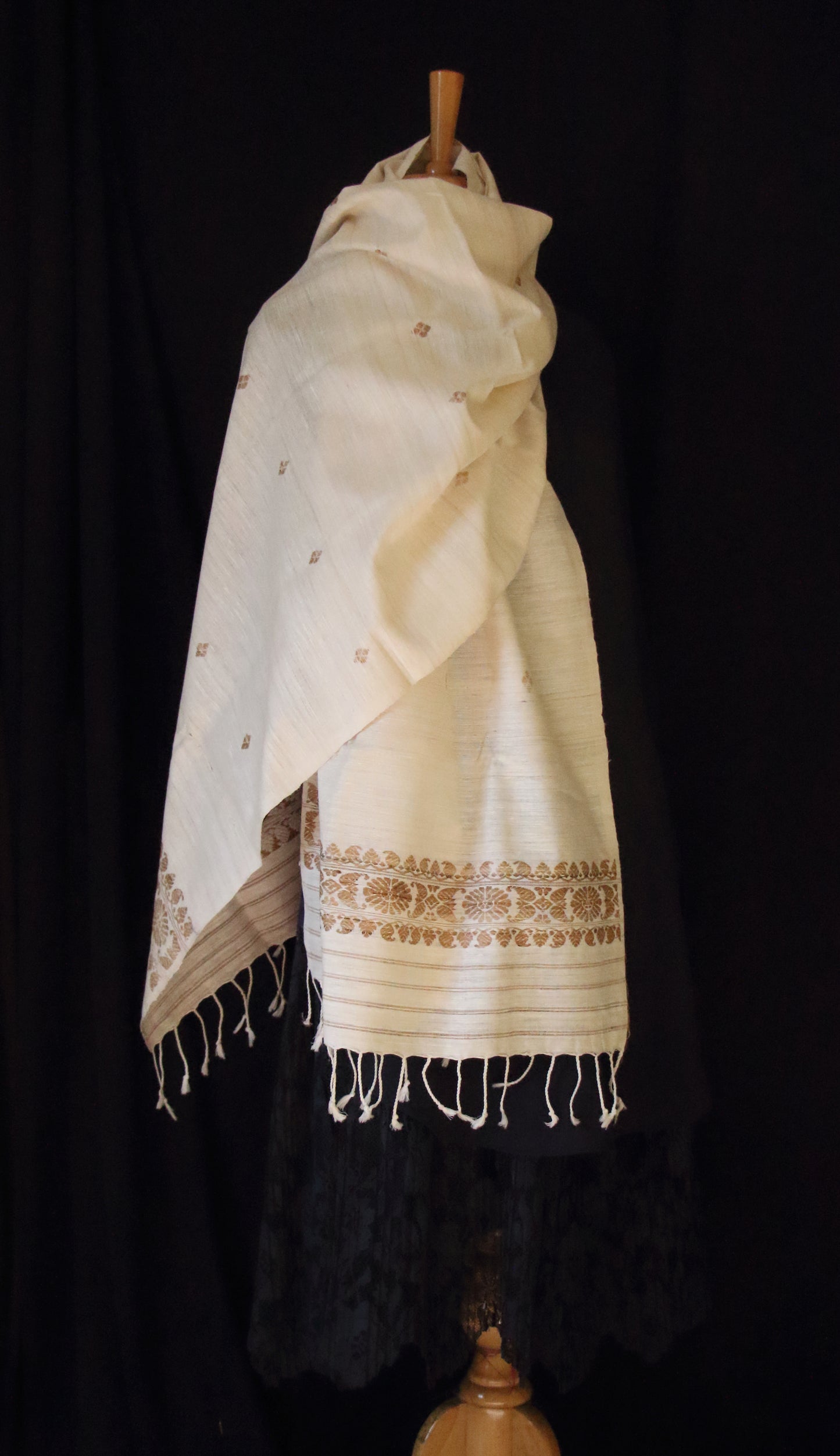 Natural Off White colour Eri Silk Handwoven Scarf / Stole from Assam