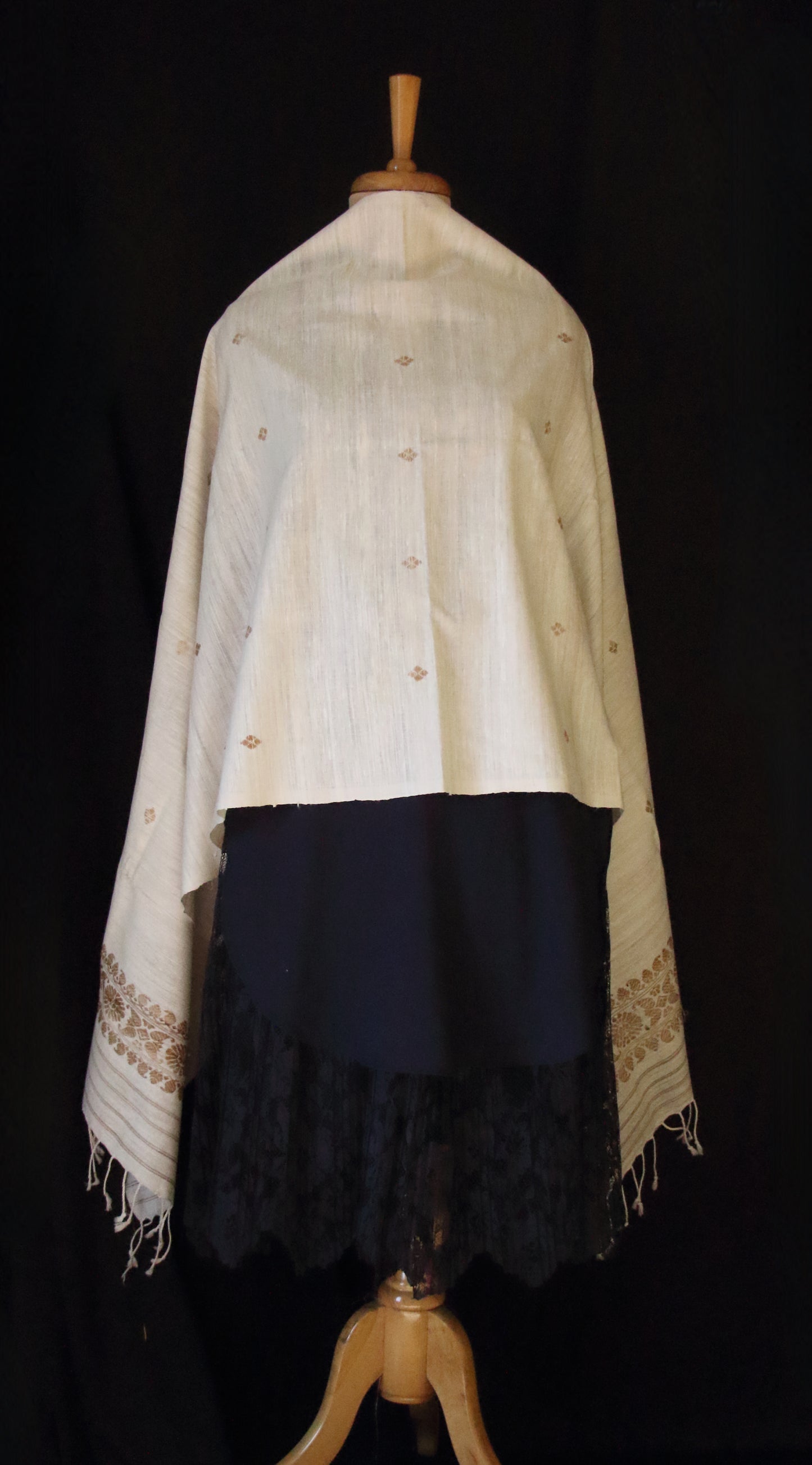 Natural Off White colour Eri Silk Handwoven Scarf / Stole from Assam