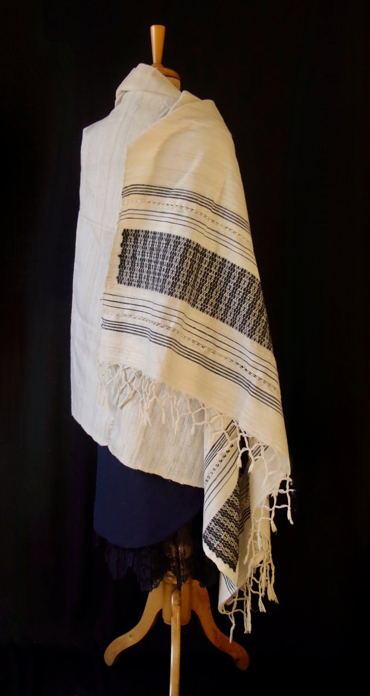 Natural Off White Handloom Eri Silk Shawl