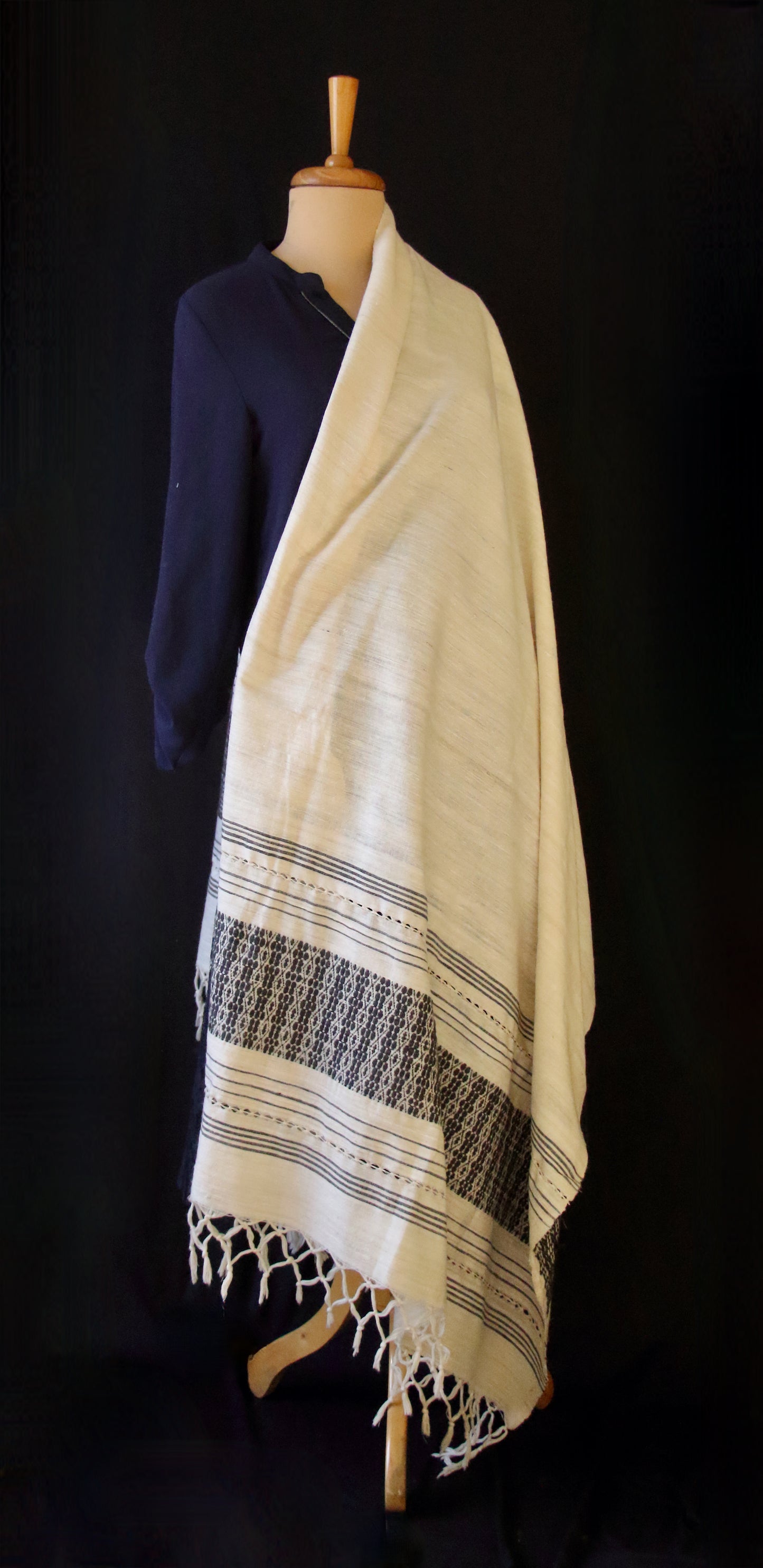 Natural Off White Handloom Eri Silk Shawl