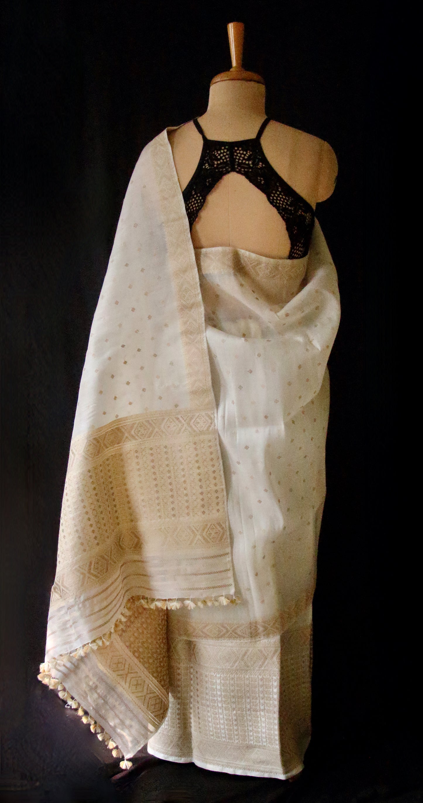 Natural Off White Colour Traditional Handloom Mulberry Silk Mekhla Chador Set