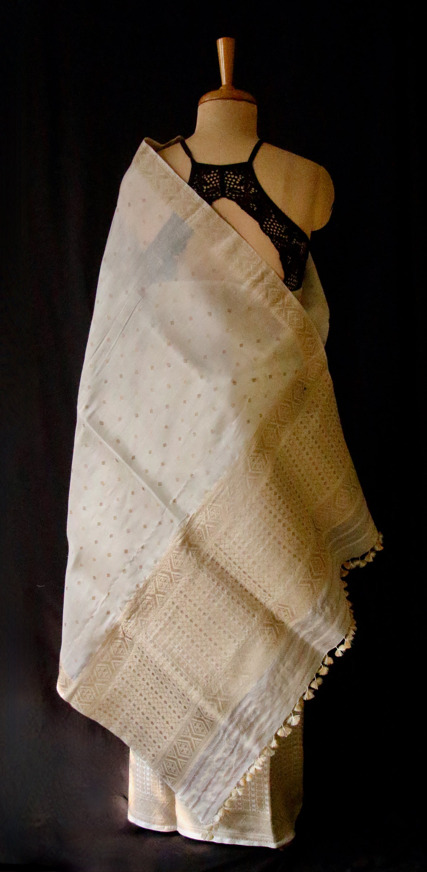 Natural Off White Colour Traditional Handloom Mulberry Silk Mekhla Chador Set