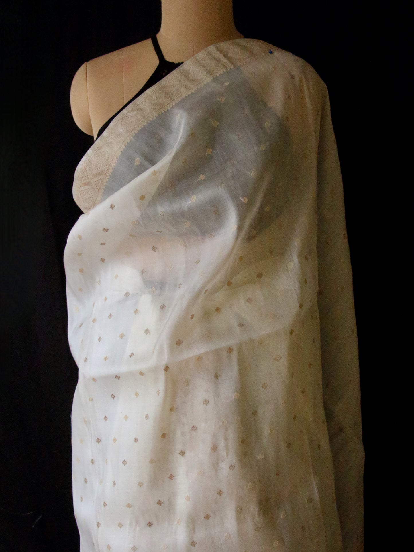 Natural Off White Colour Traditional Handloom Mulberry Silk Mekhla Chador Set