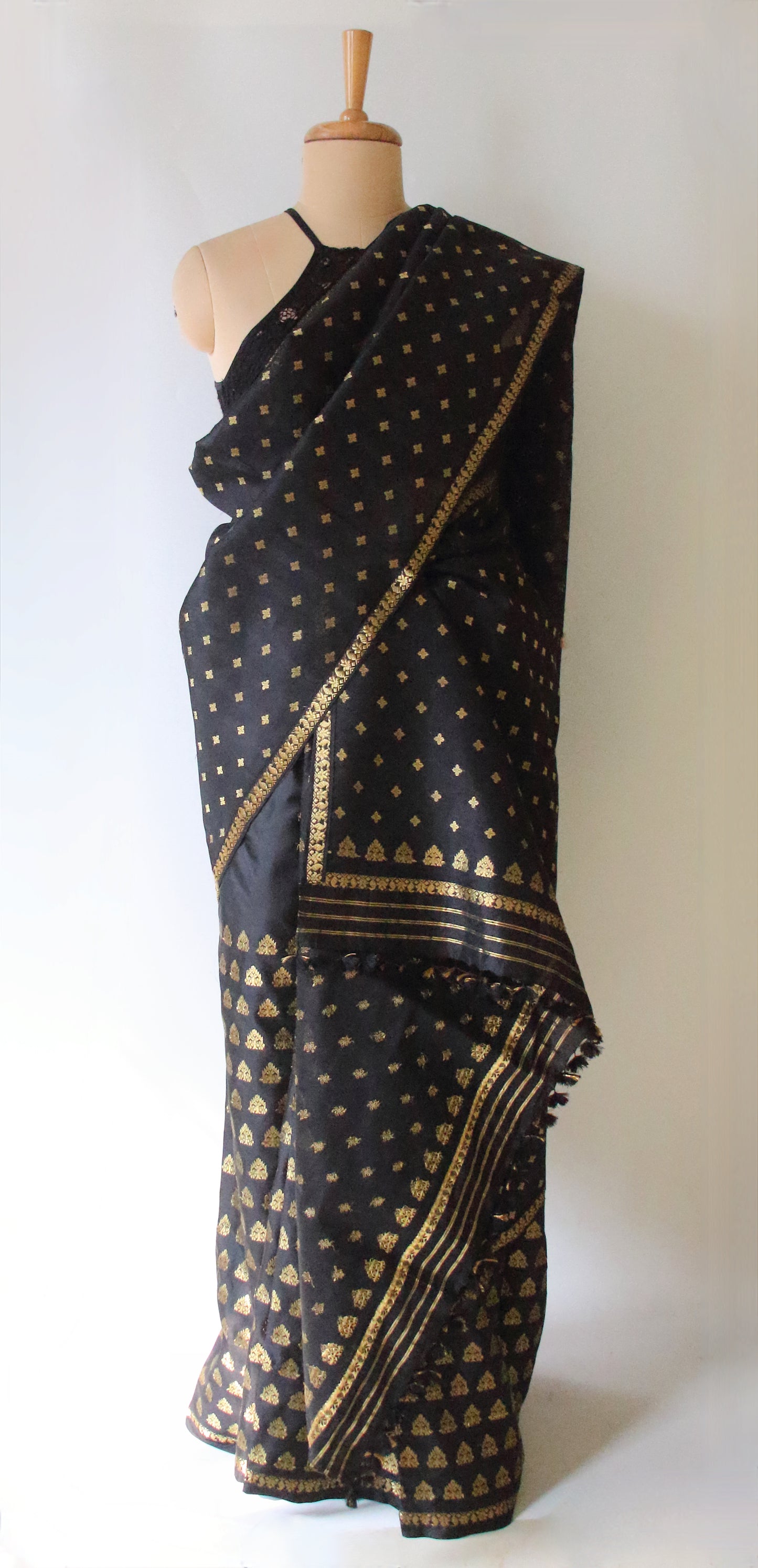 Black Handloom Mulberry Silk Mekhla Chador Set