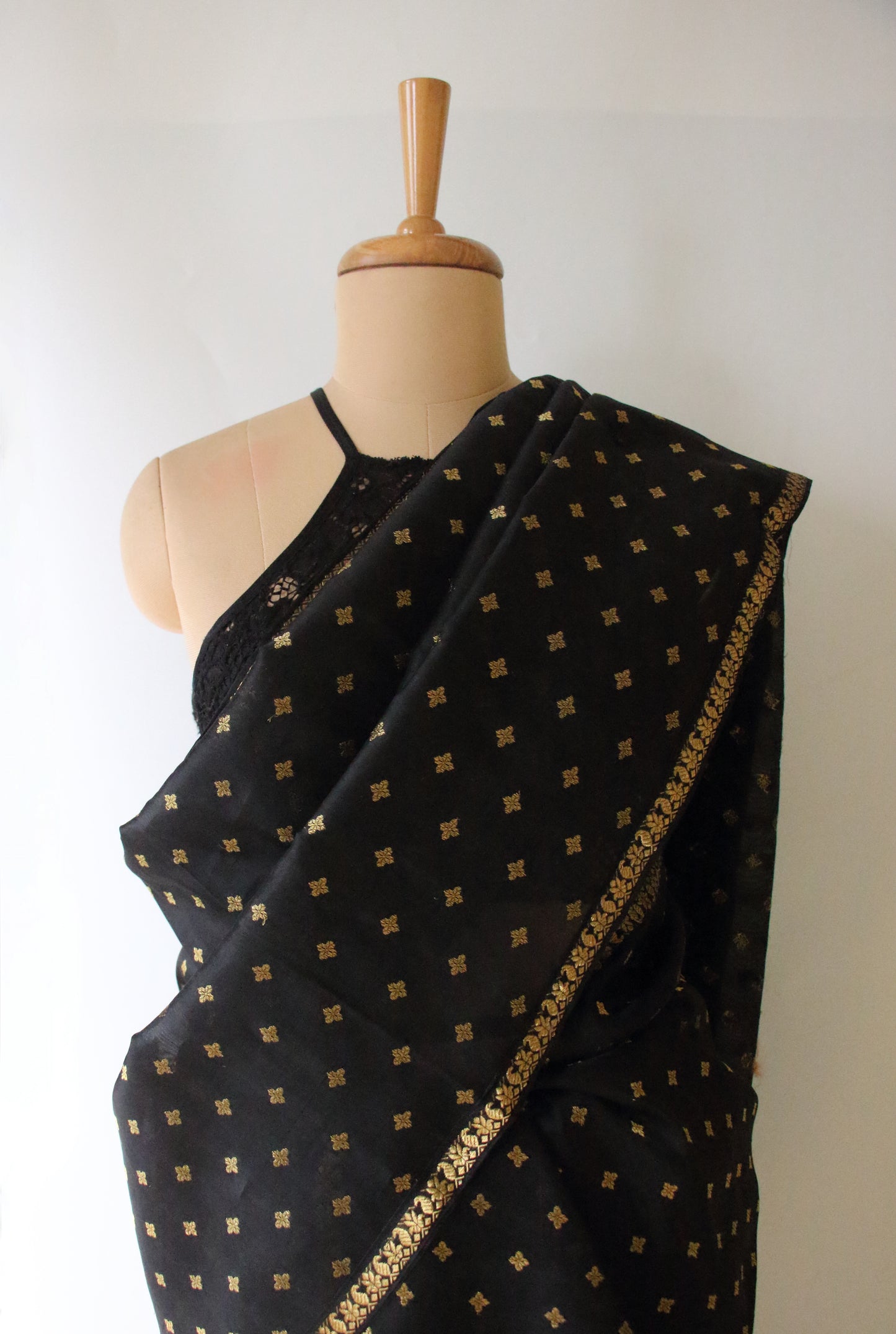 Black Handloom Mulberry Silk Mekhla Chador Set