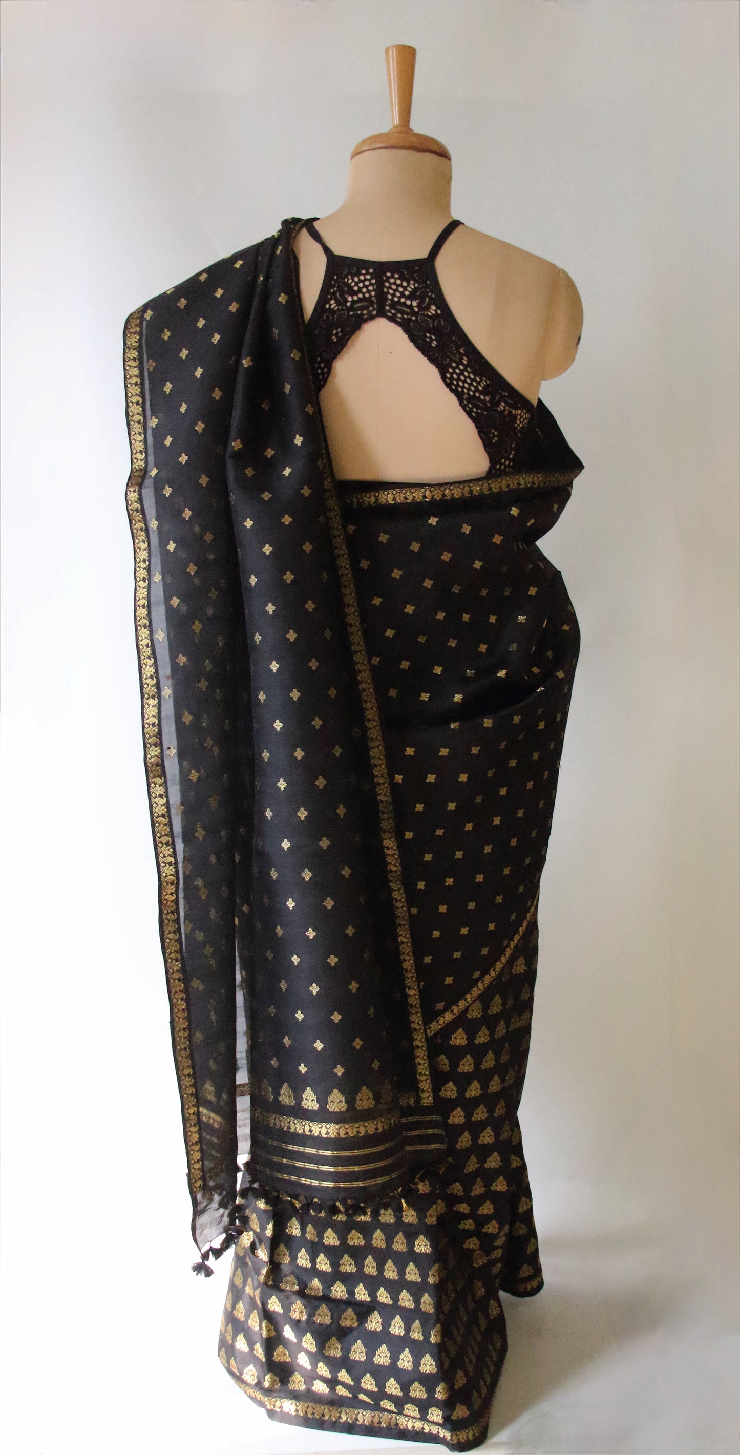 Black Handloom Mulberry Silk Mekhla Chador Set