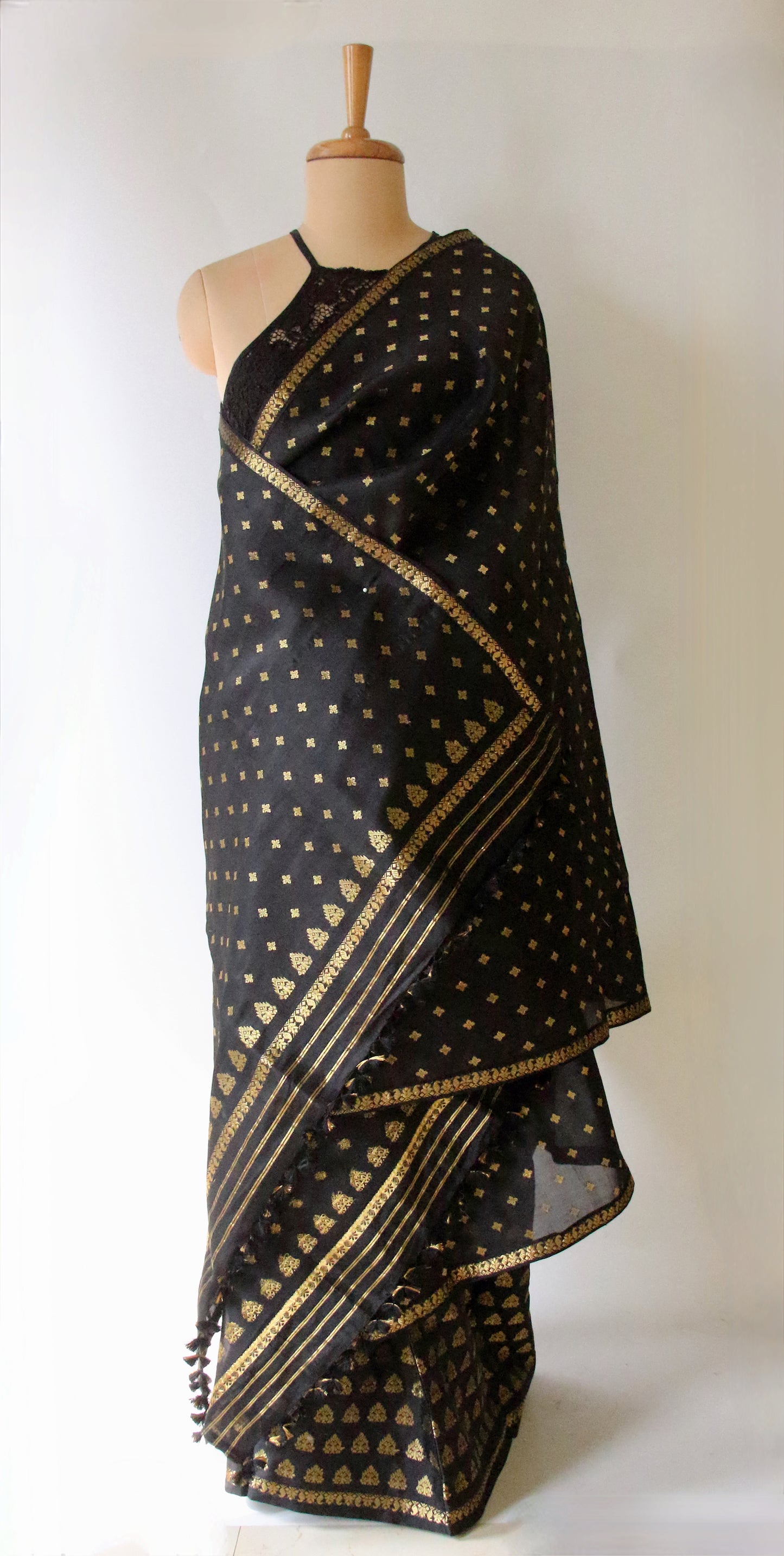 Black Handloom Mulberry Silk Mekhla Chador Set