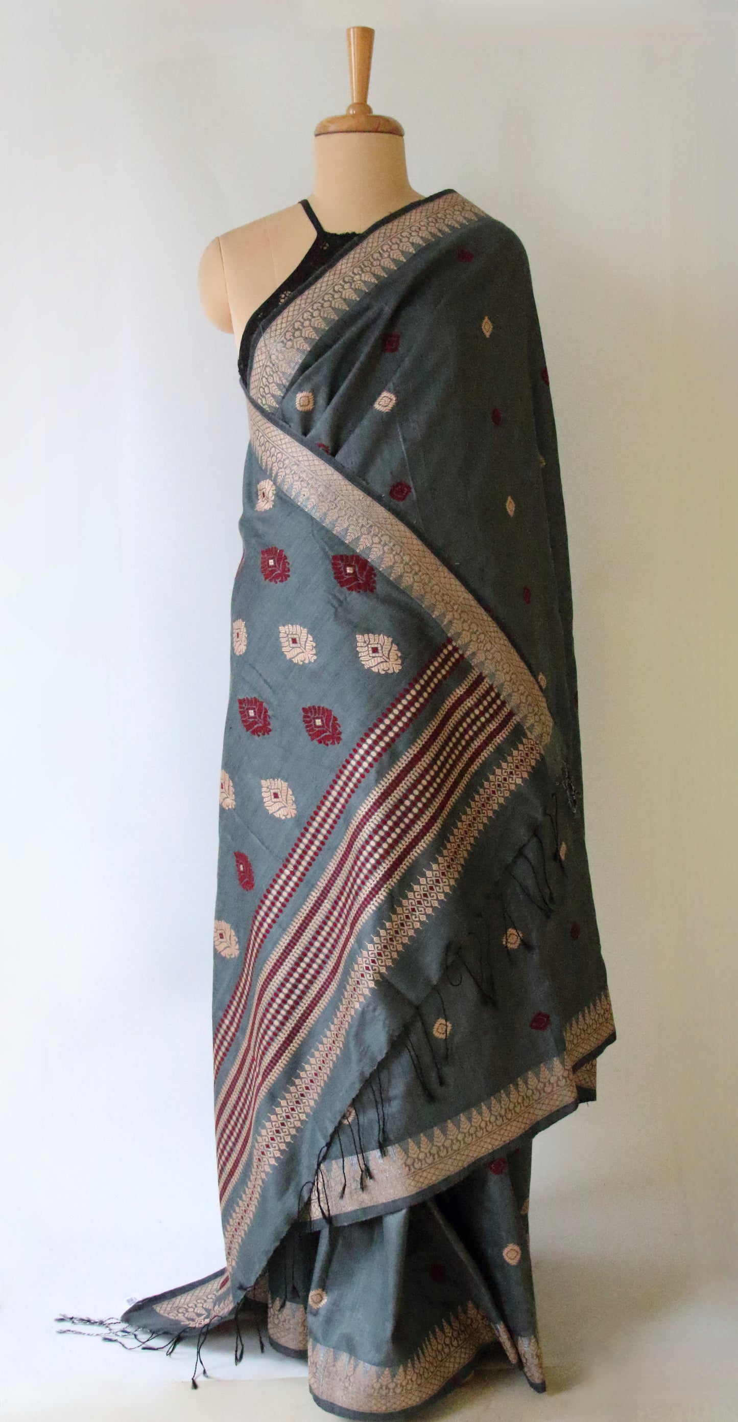 Eri Silk Saree in Grey colour from Assam