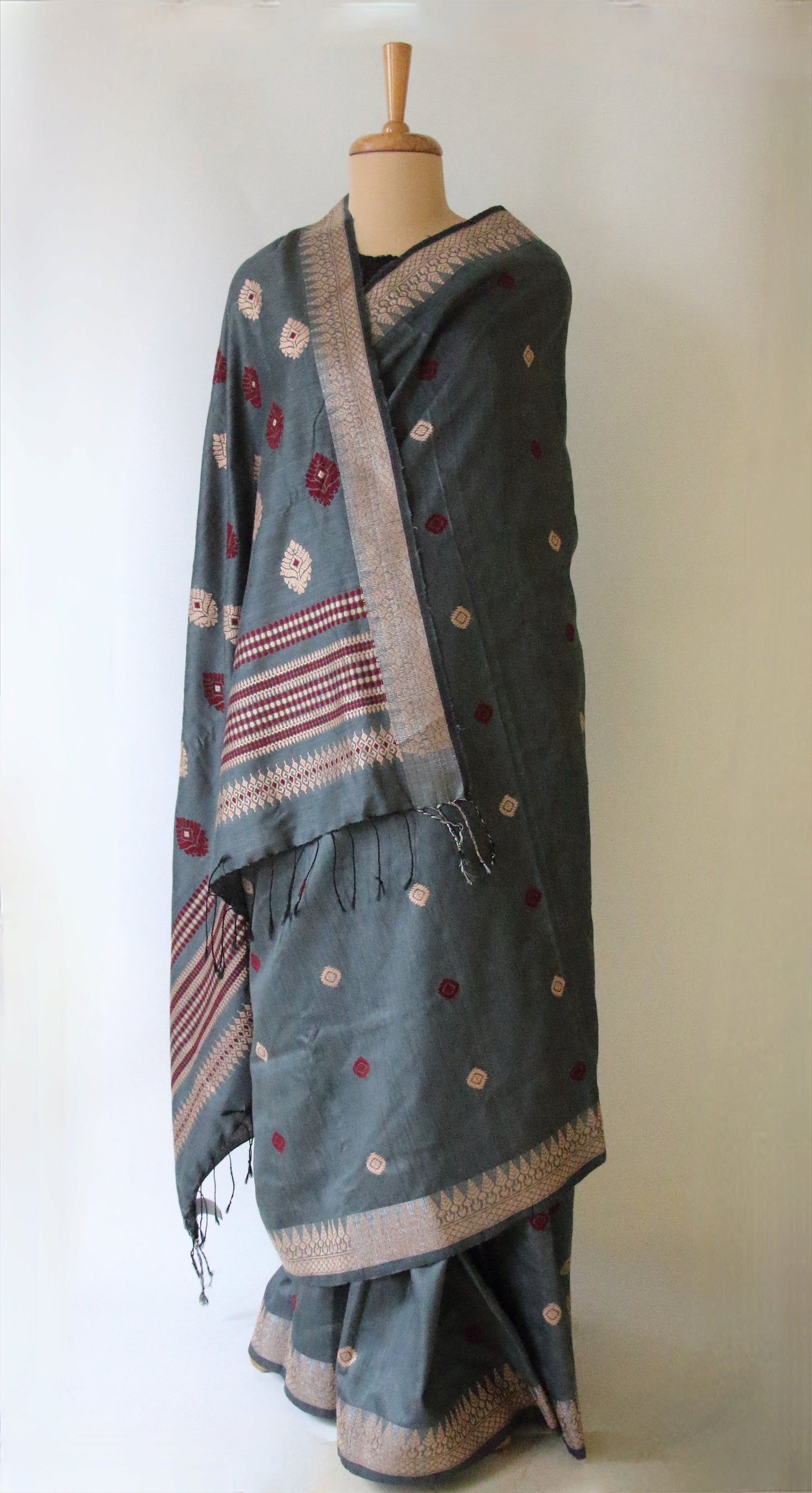 Eri Silk Saree in Grey colour from Assam
