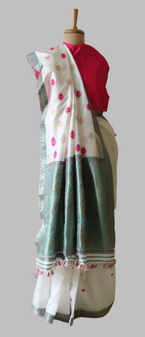 Natural White with Contrast Blouse Handloom Mulberry Silk Saree from Assam