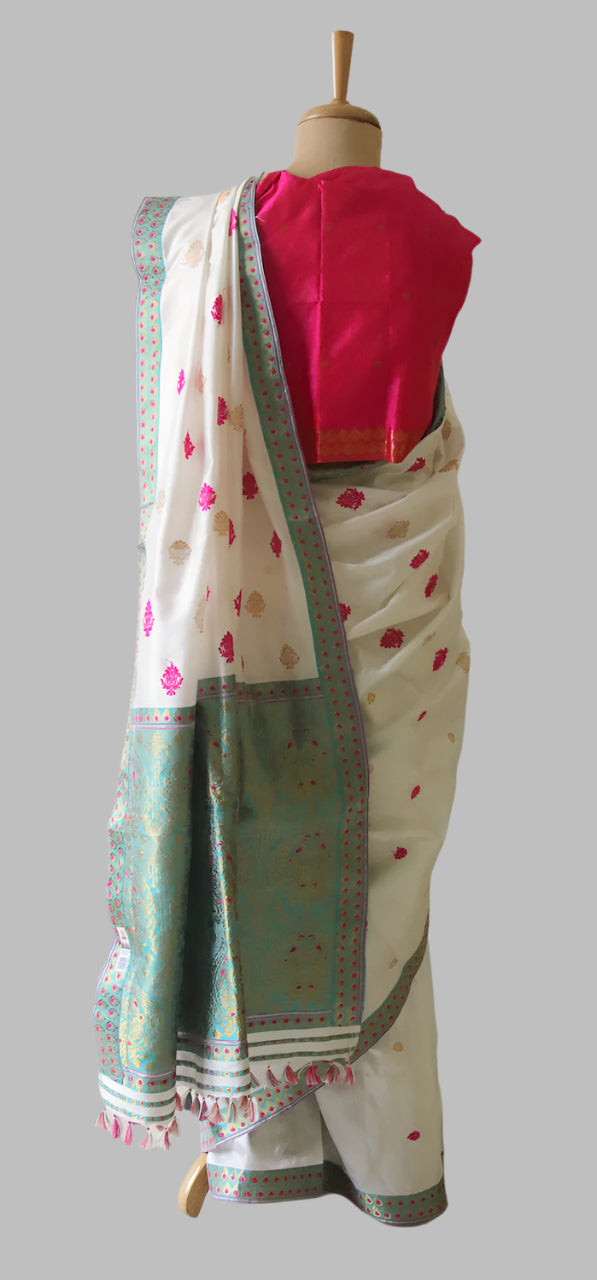 Natural White with Contrast Blouse Handloom Mulberry Silk Saree from Assam